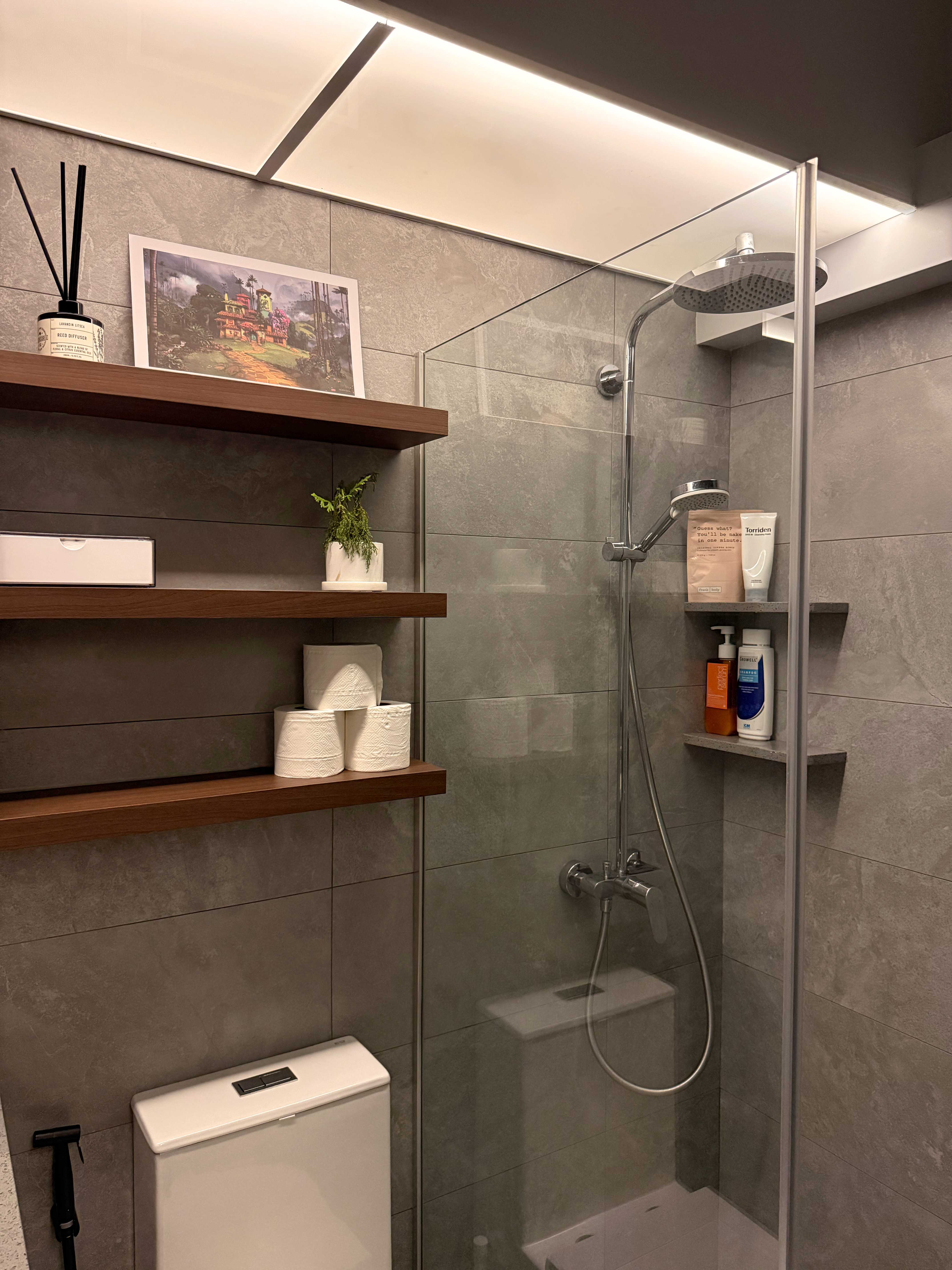 Bathroom Glow-Up: Same Layout, Totally Different Vibe 🚿✨