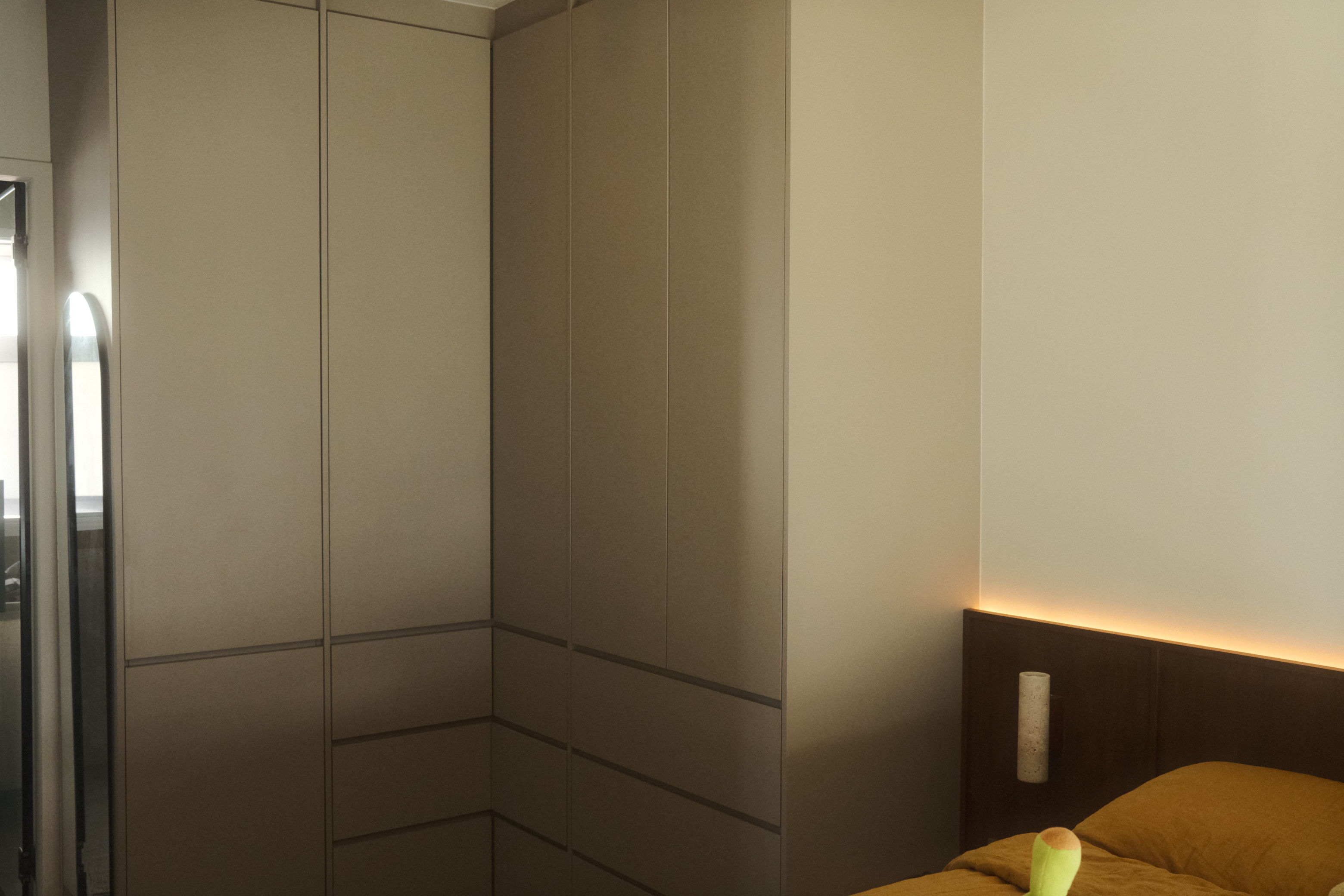 Welcome to Our Bedroom: NO ❌ bedframe, YES ✅ to cosy and great sleep