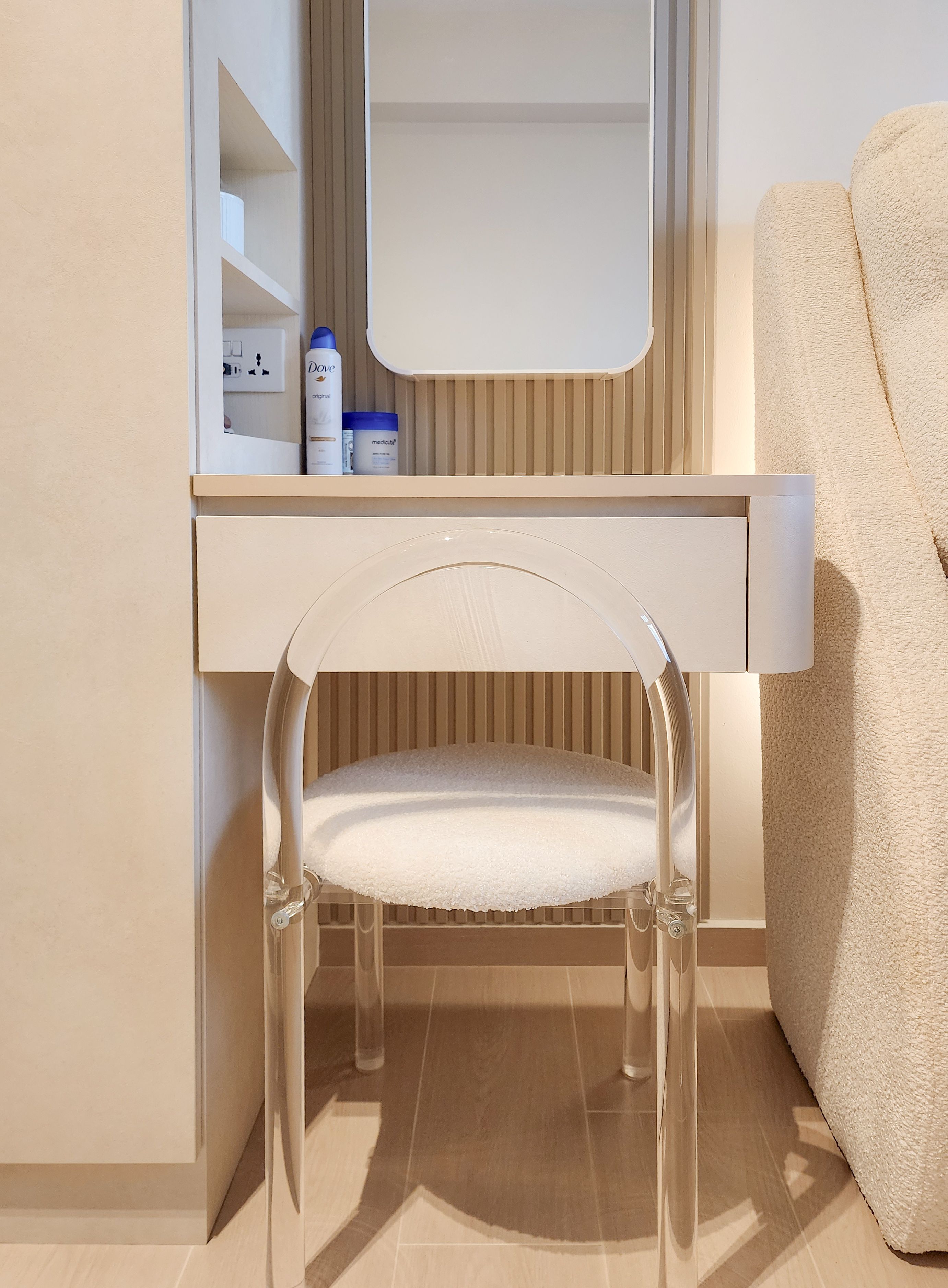 Measurement guide for a minimalist and functional vanity in the MBR