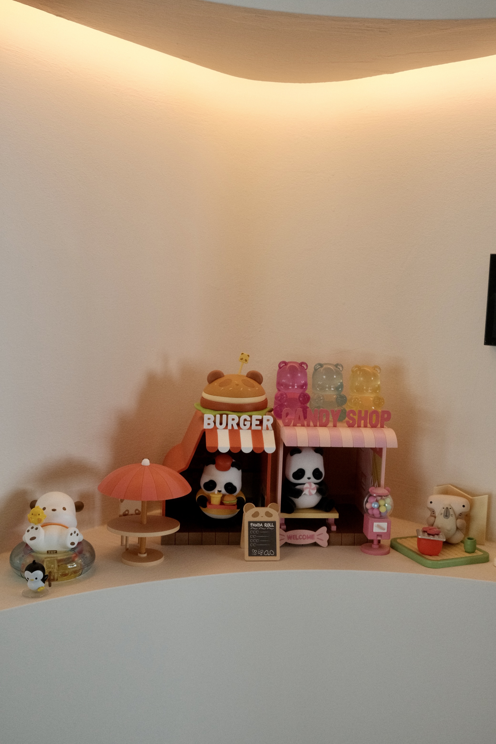 How we planned in-built & off-the-rack displays for knick knacks 🧸