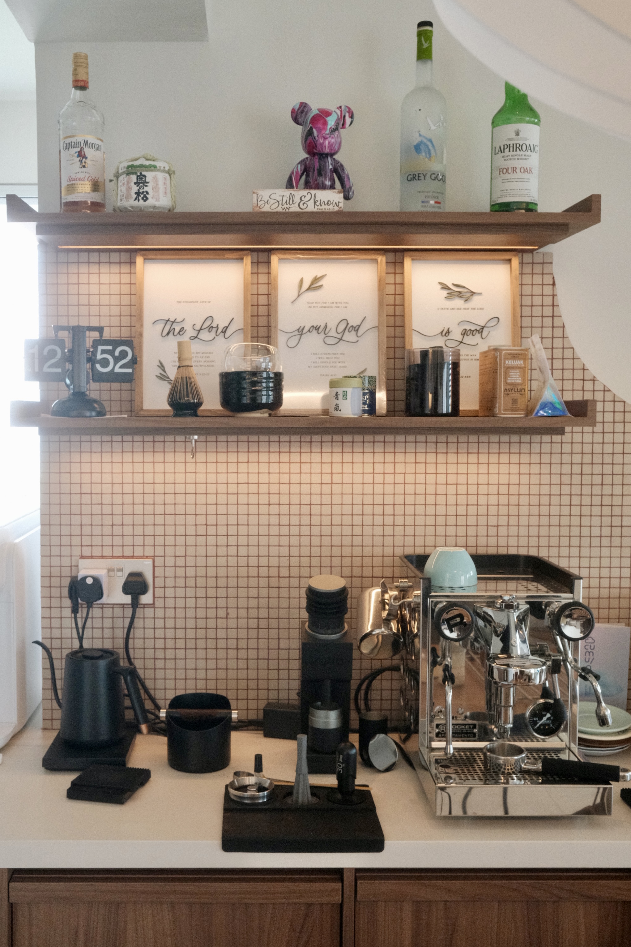 How we planned in-built & off-the-rack displays for knick knacks 🧸