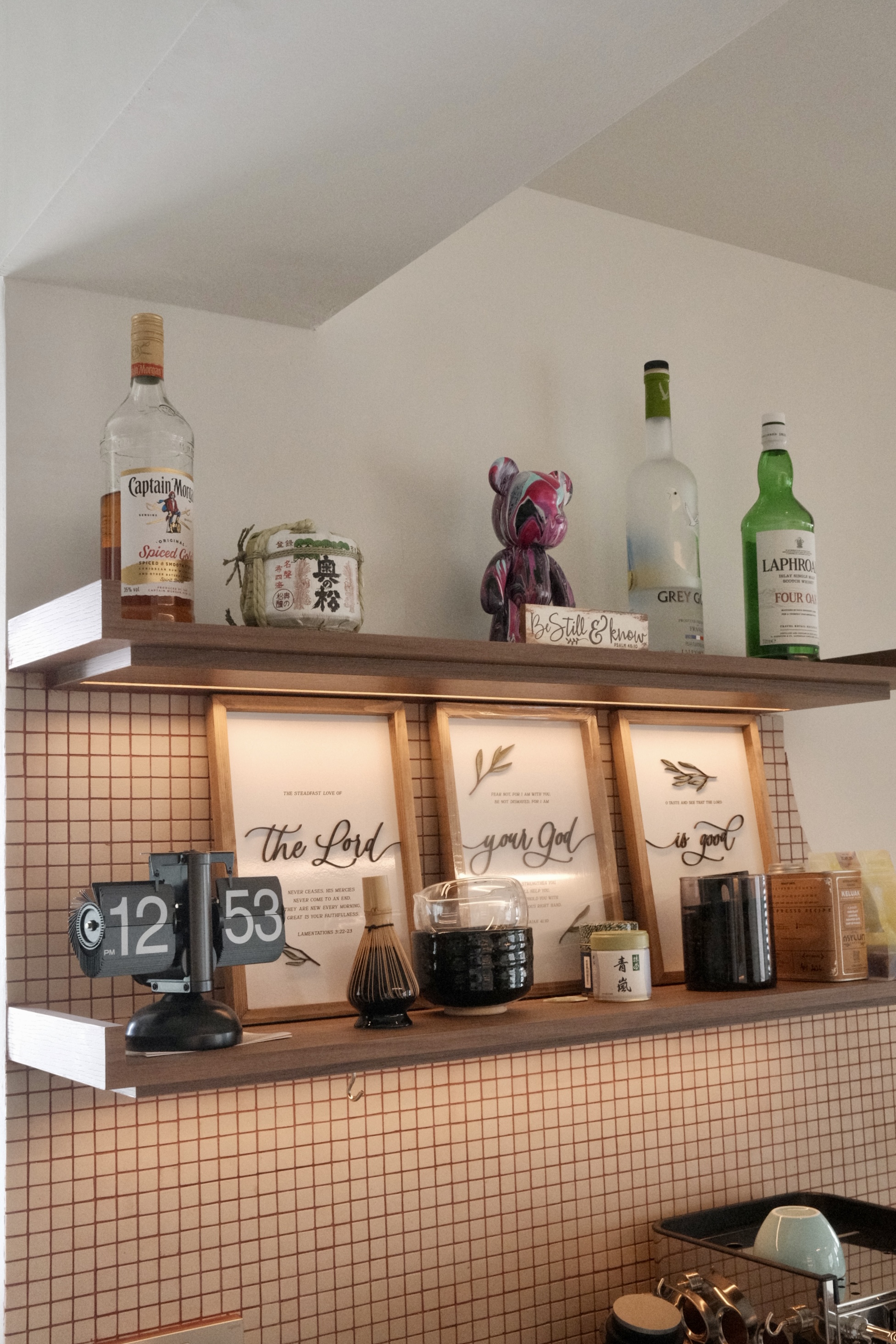 How we planned in-built & off-the-rack displays for knick knacks 🧸