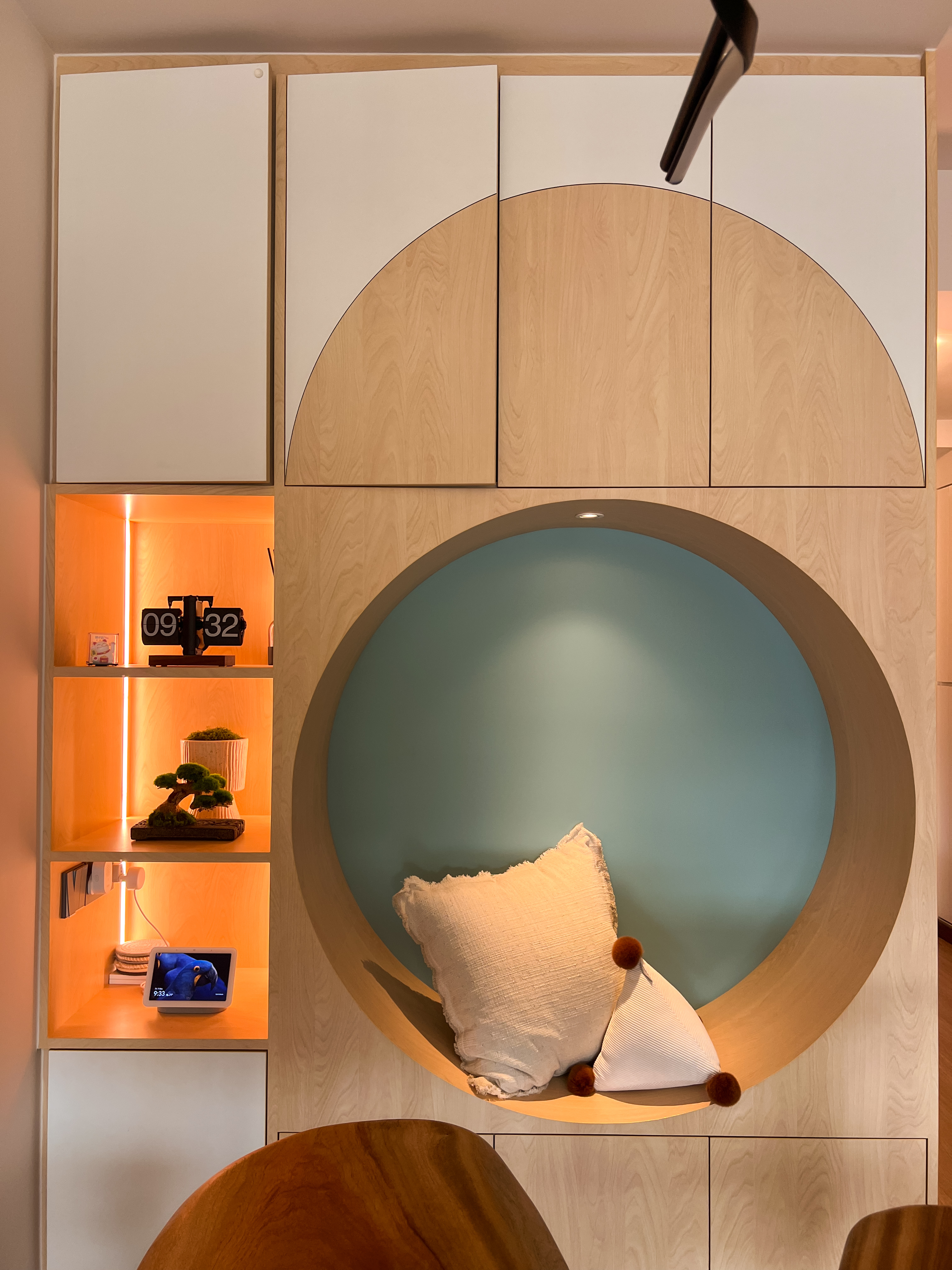 entrance: full height to fully hide