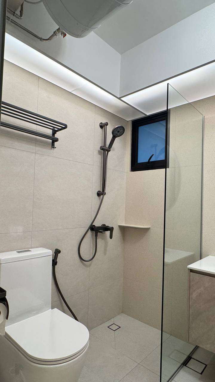 Our Tranquil Bathrooms 🛀: Inviting Stillness and Peace