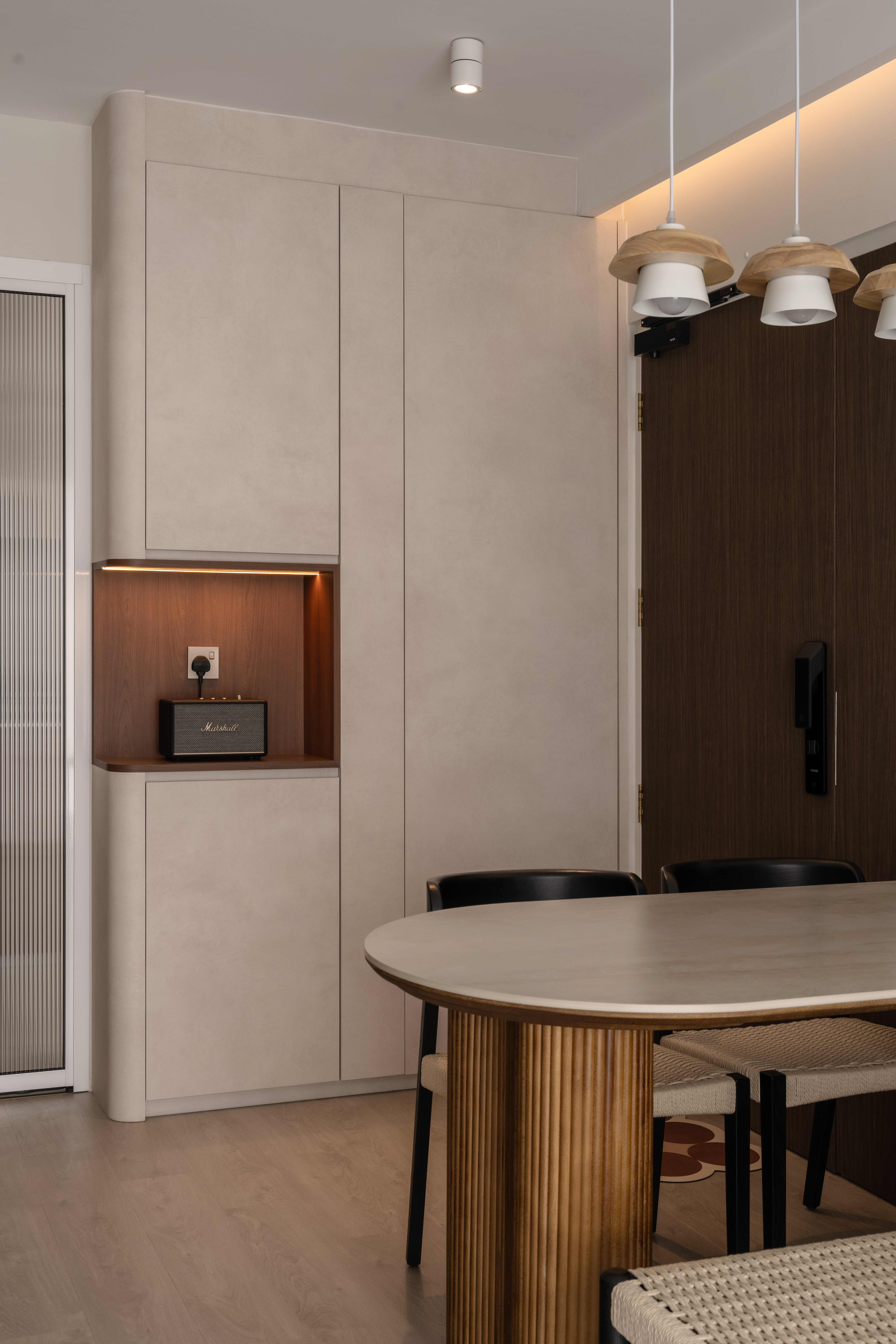 Small Space, Big Mood: When the Entryway Becomes a Coffee Corner ☕️