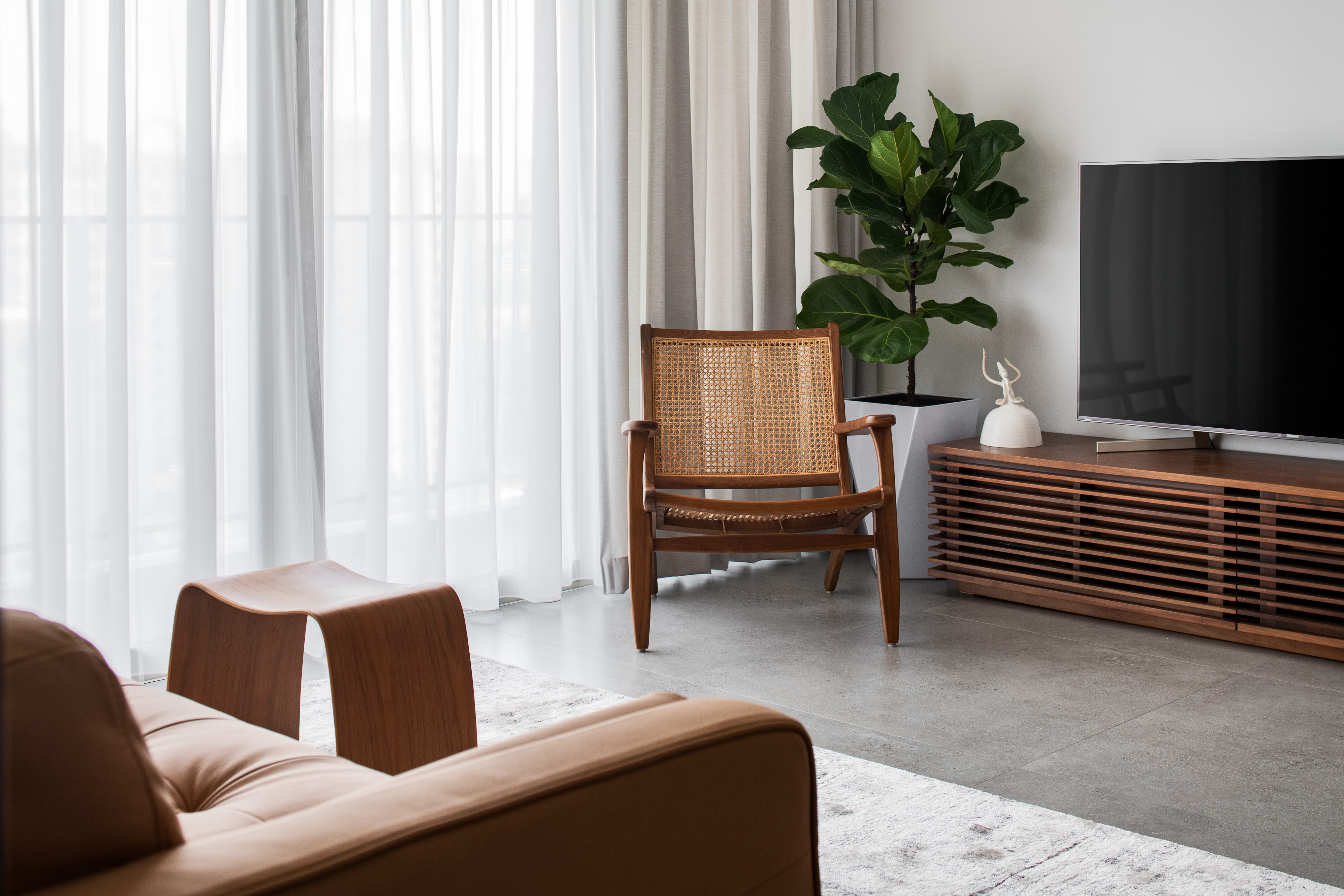 Mixed Modern Home With Lush Botanicals