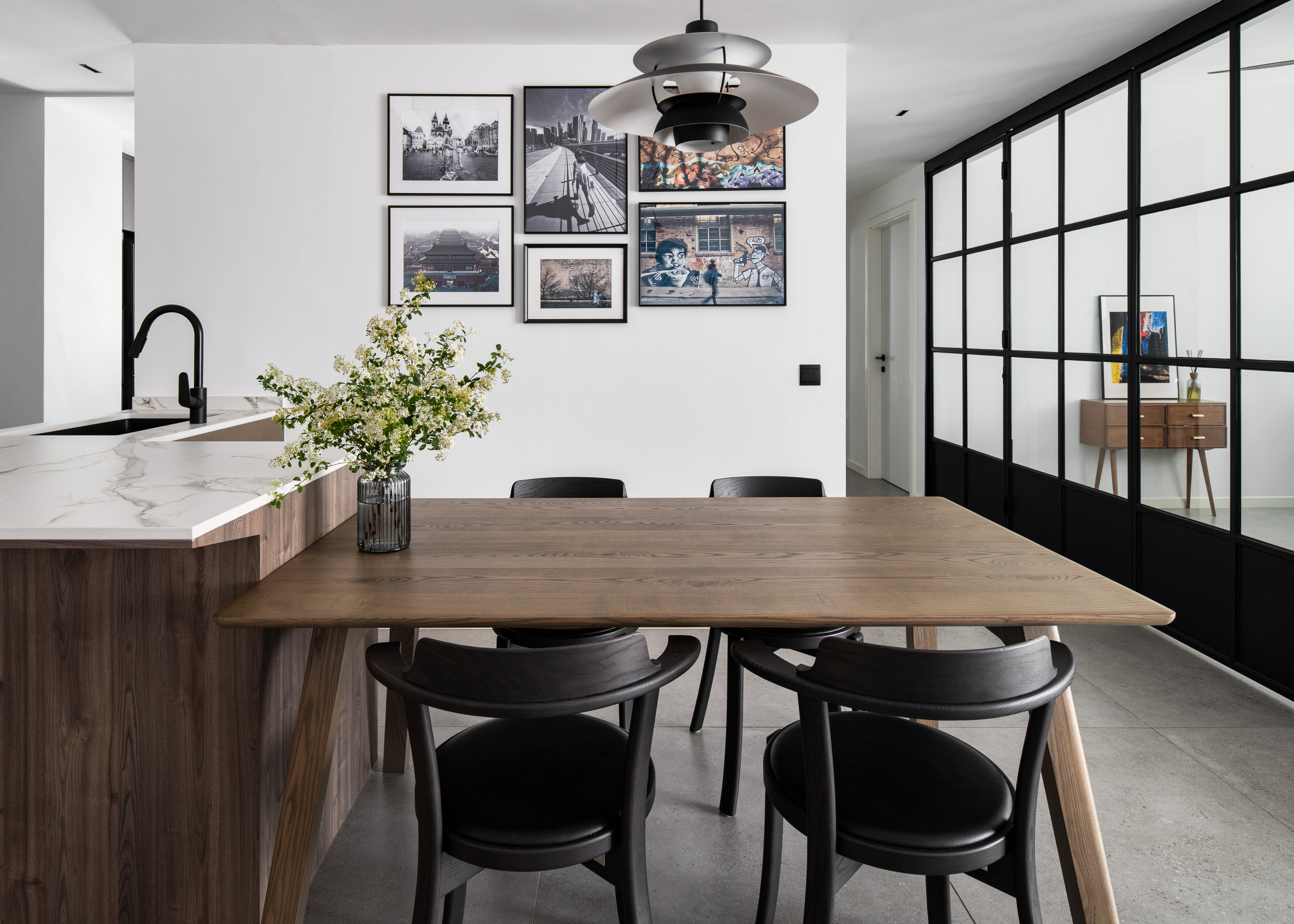 Mixed Modern Home With Lush Botanicals