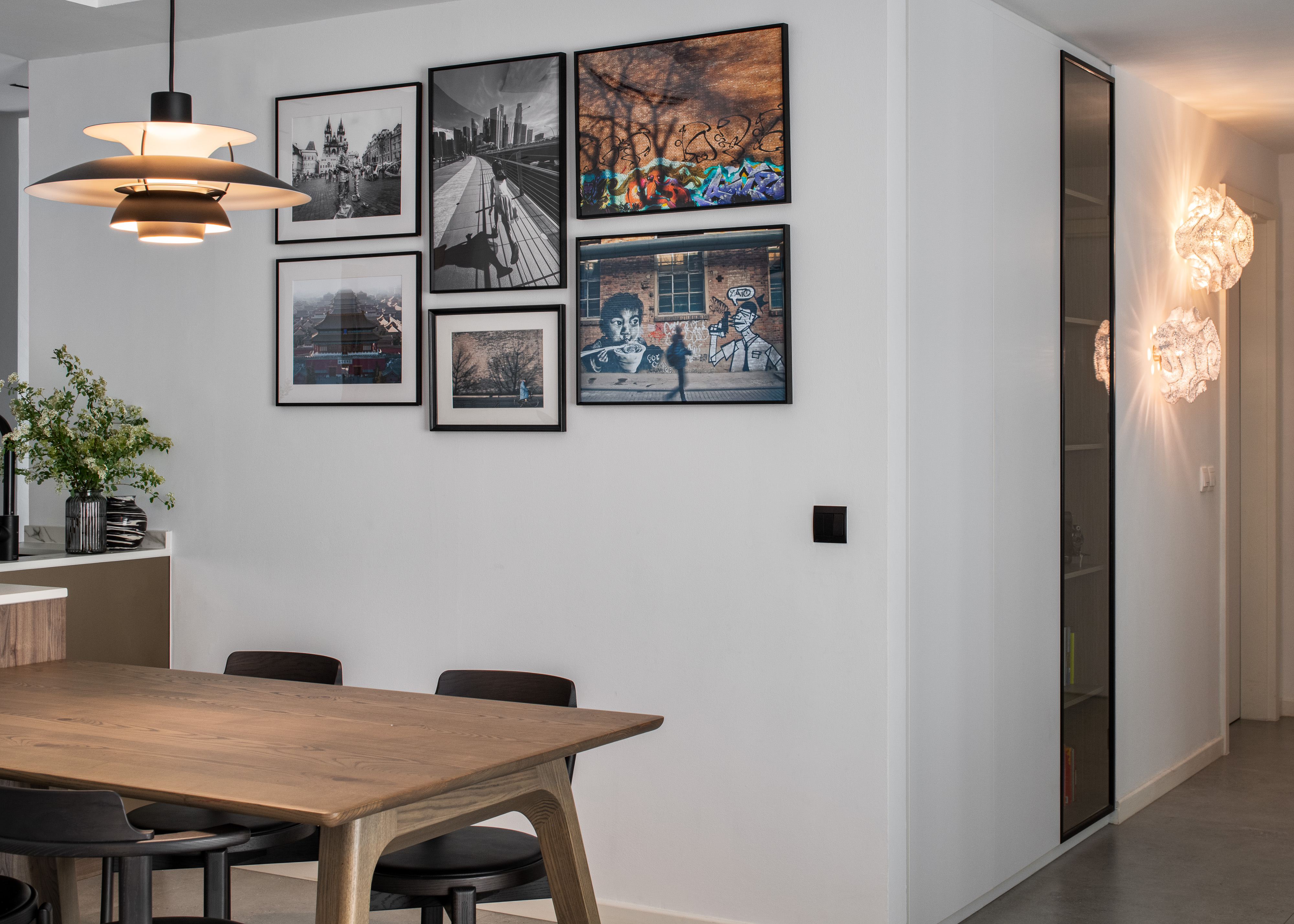 Mixed Modern Home With Lush Botanicals