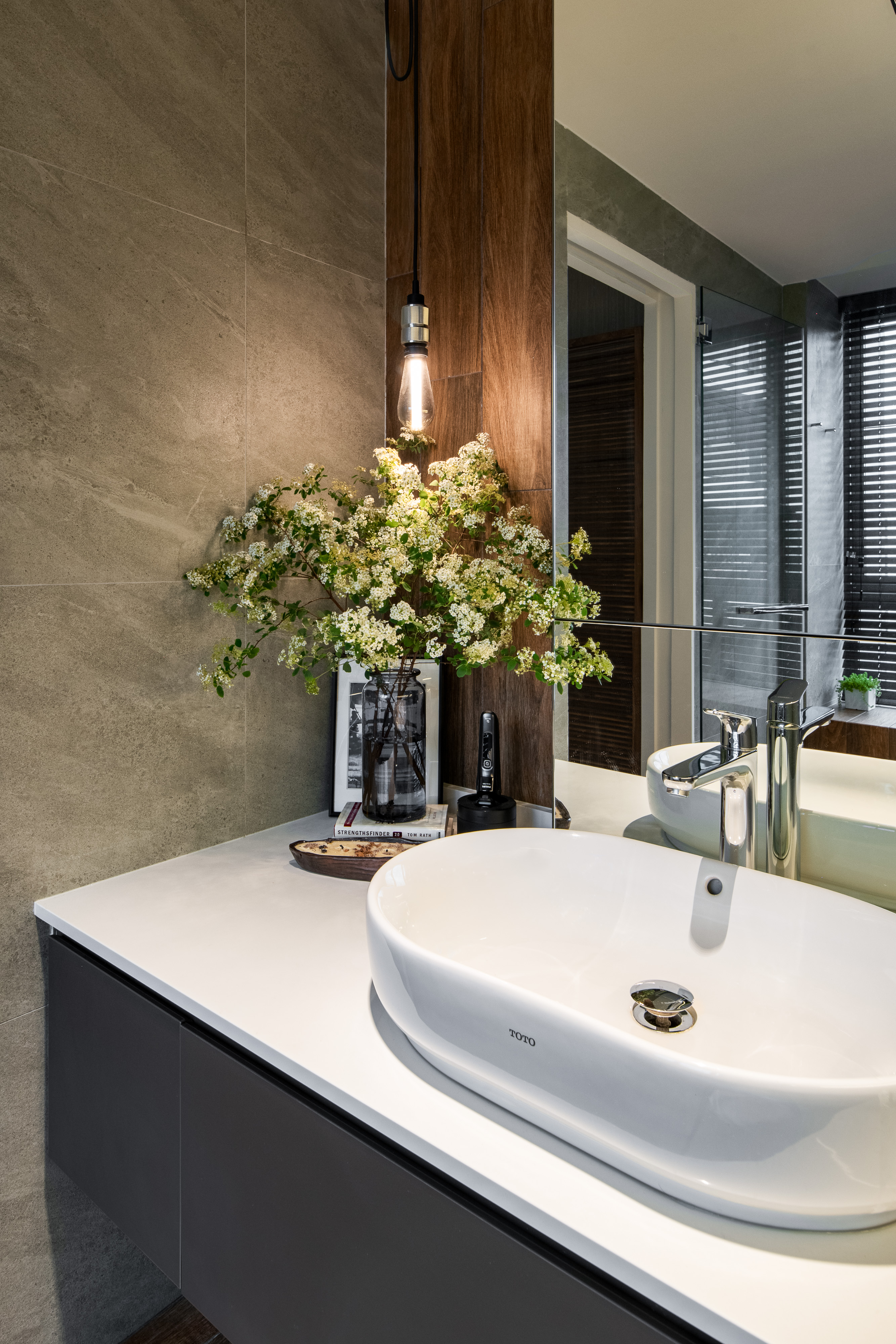 Mixed Modern Home (II) Styling & Details