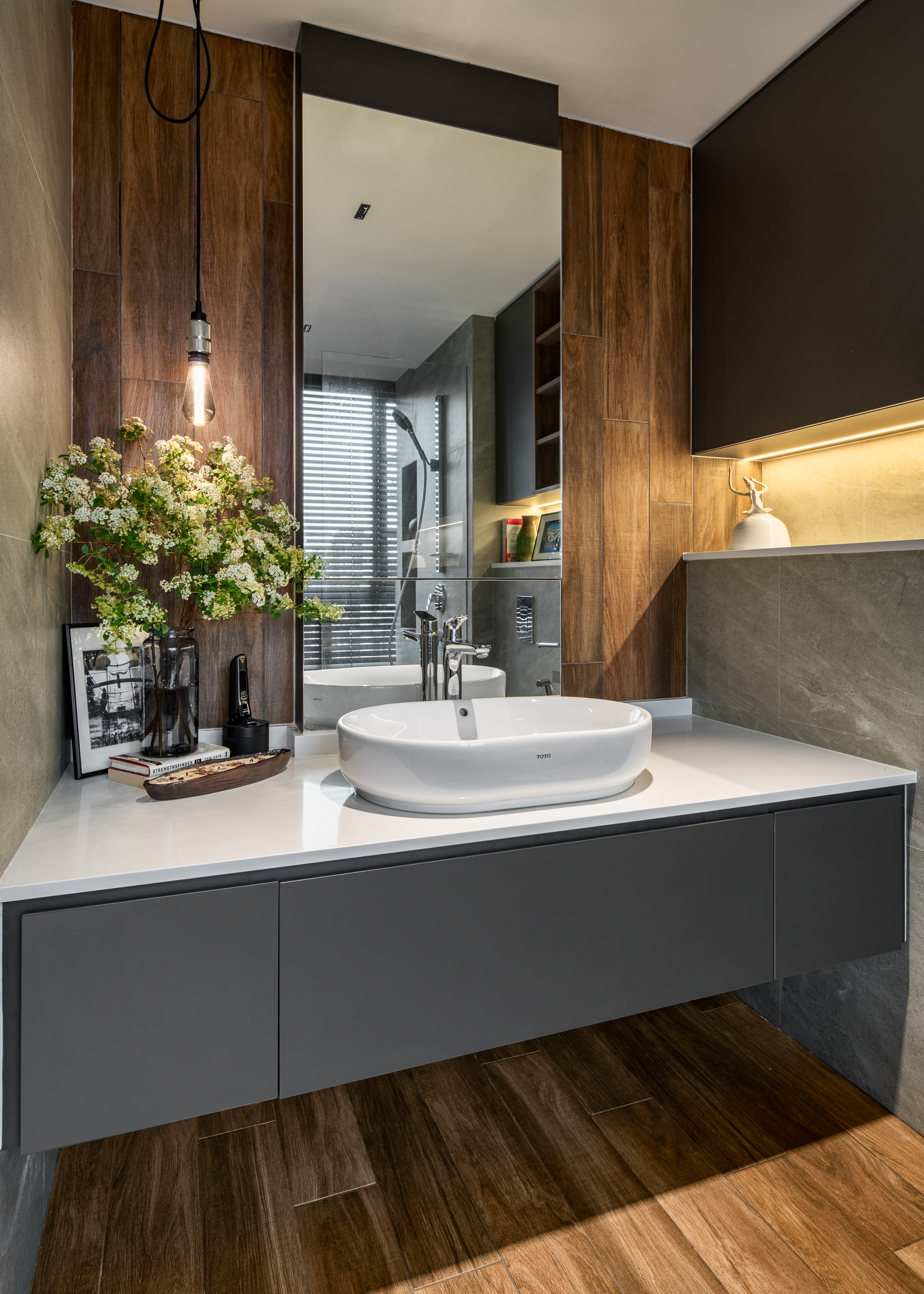 Mixed-Modern-Home-(II)-Styling-&-Details