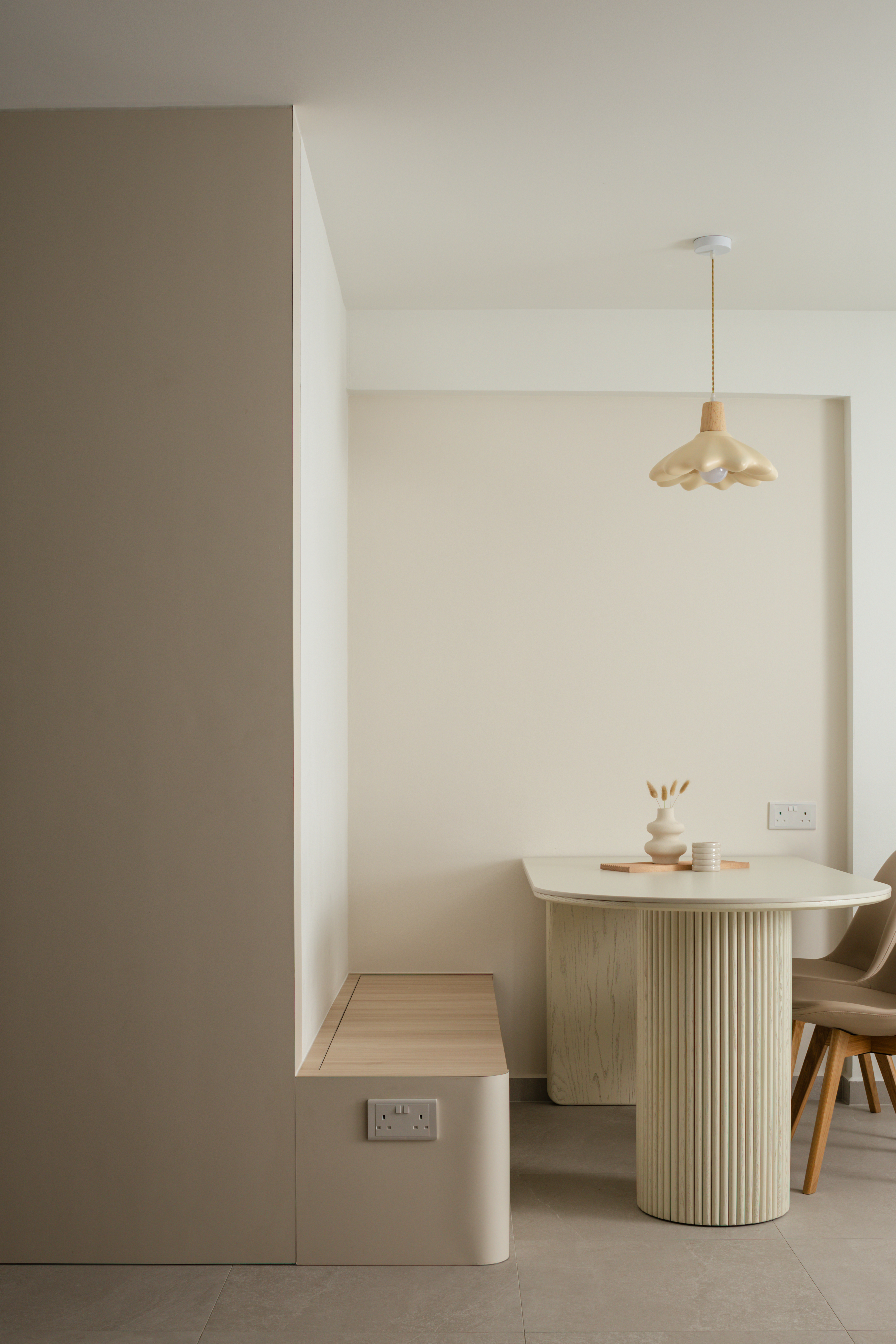 奶油白 • 4 ROOM HDB BTO •