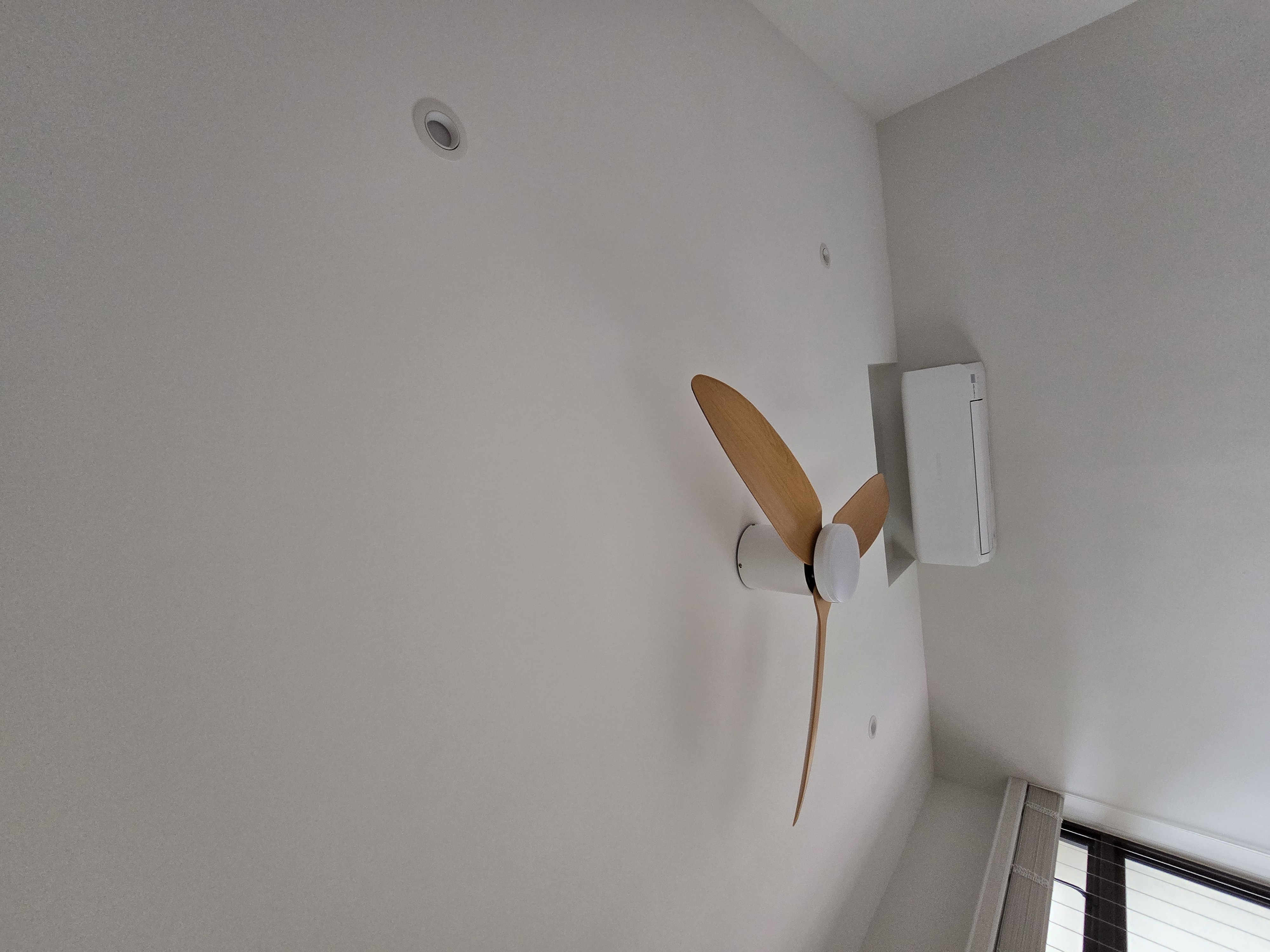 ~Lights and Fans in the House~