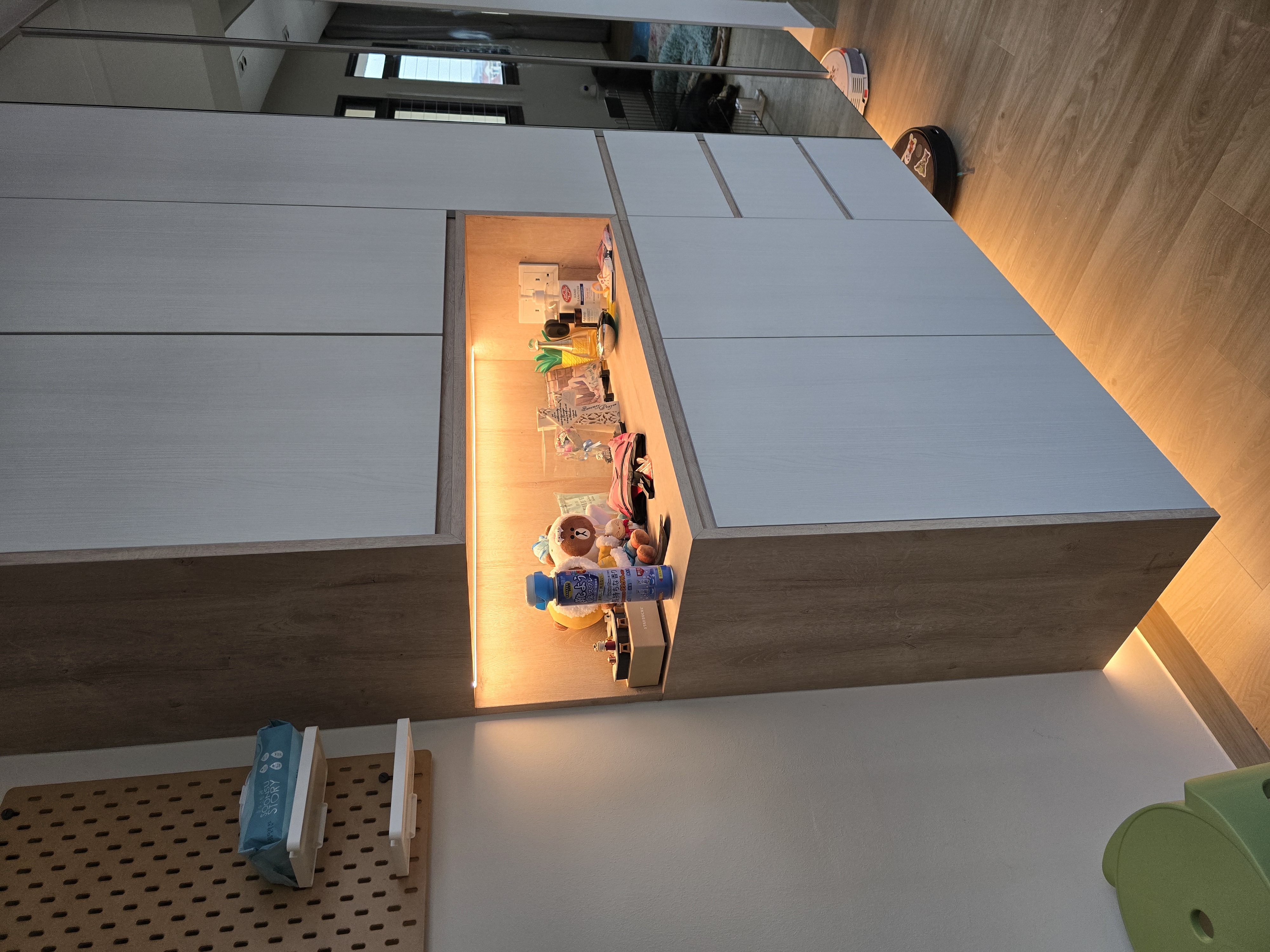 ~Lights and Fans in the House~