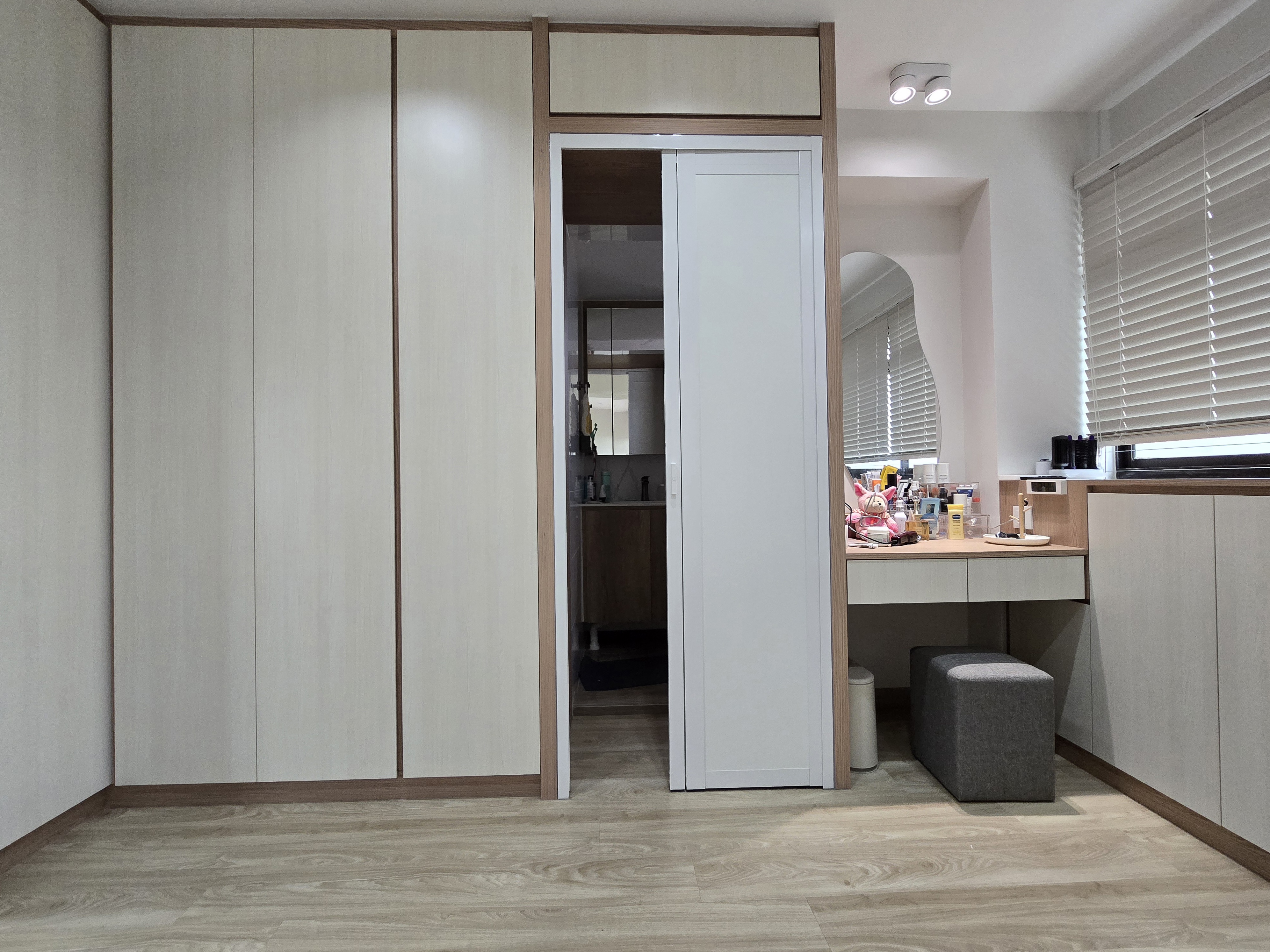 Master bedroom part 1 of 2