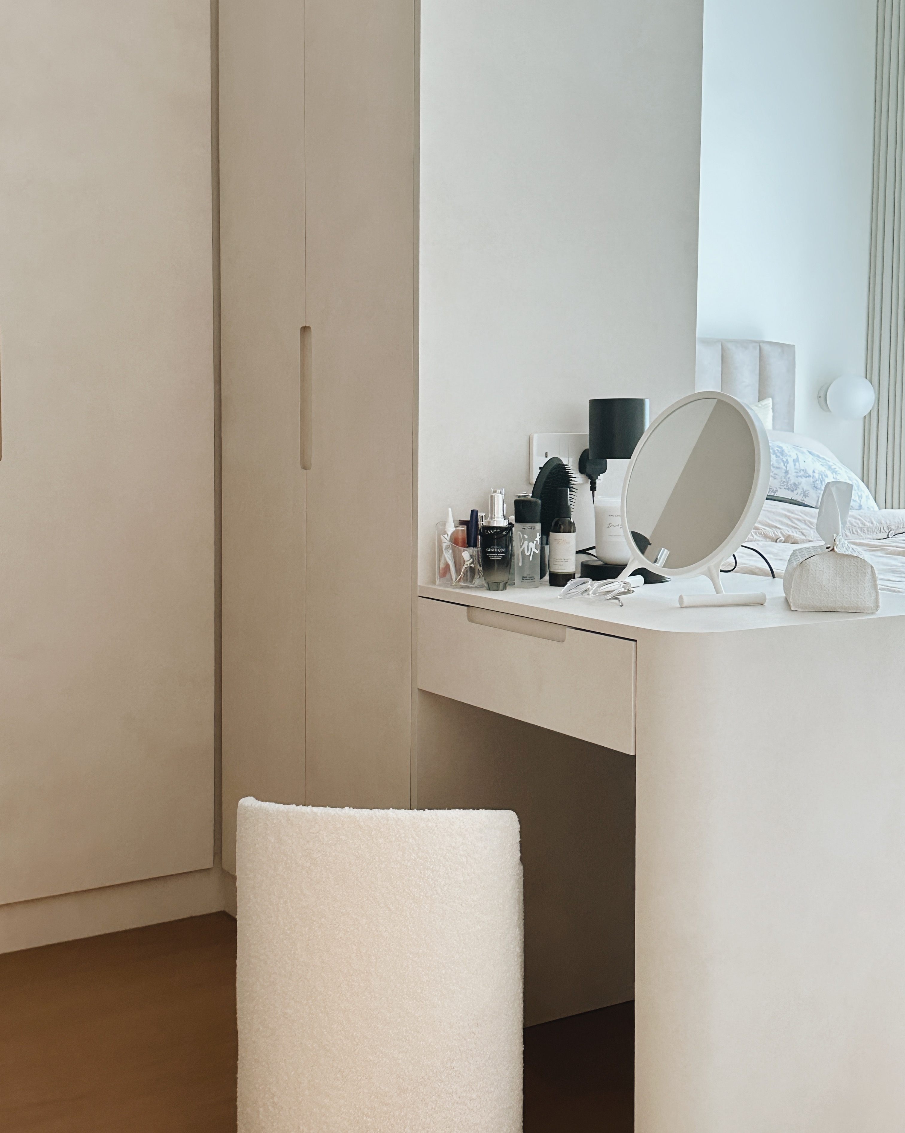 Vanity-Area:-A-Minimalist-Corner-for-Stillness