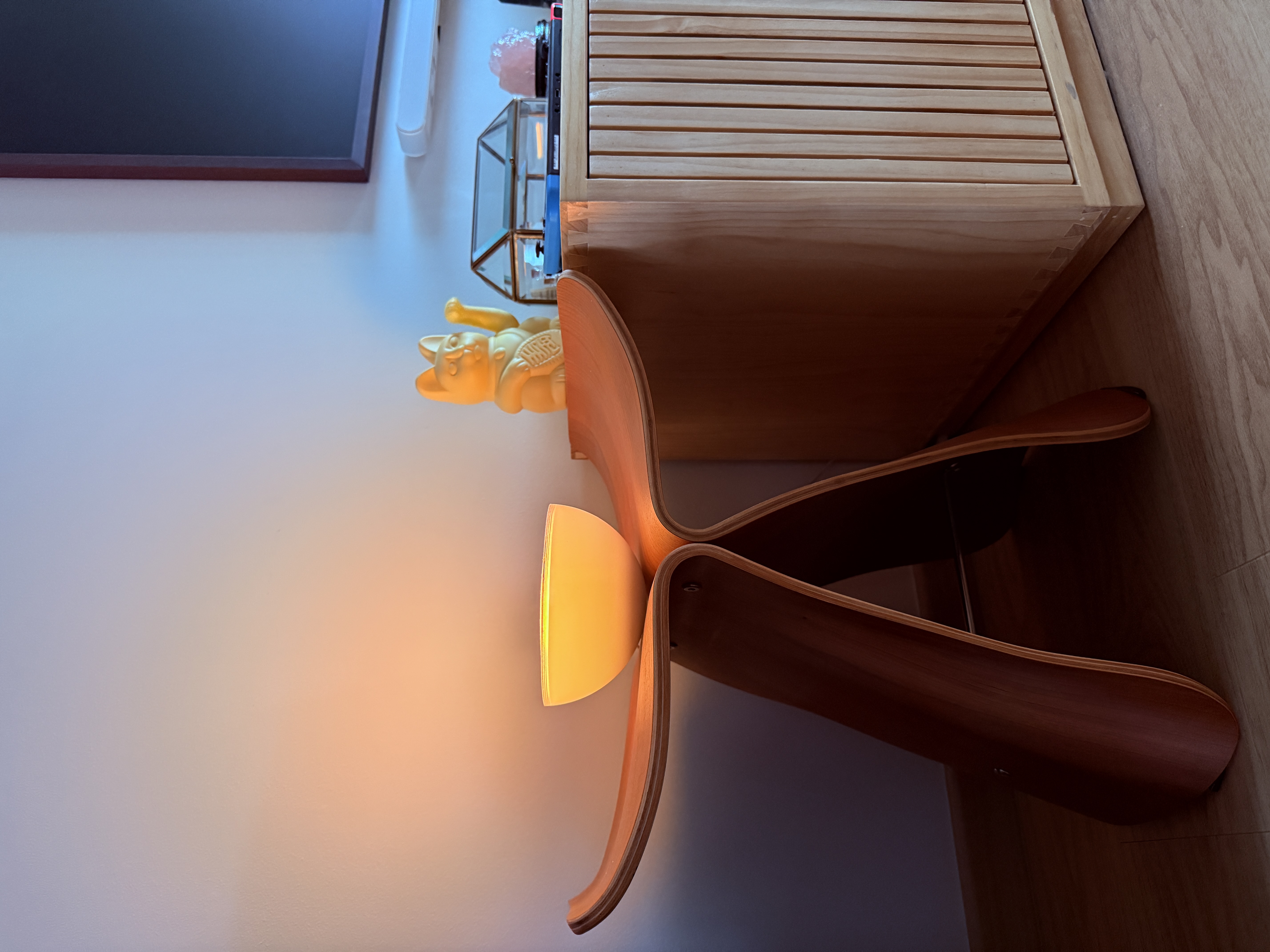 How to Make Every Chair Count in a Compact Home