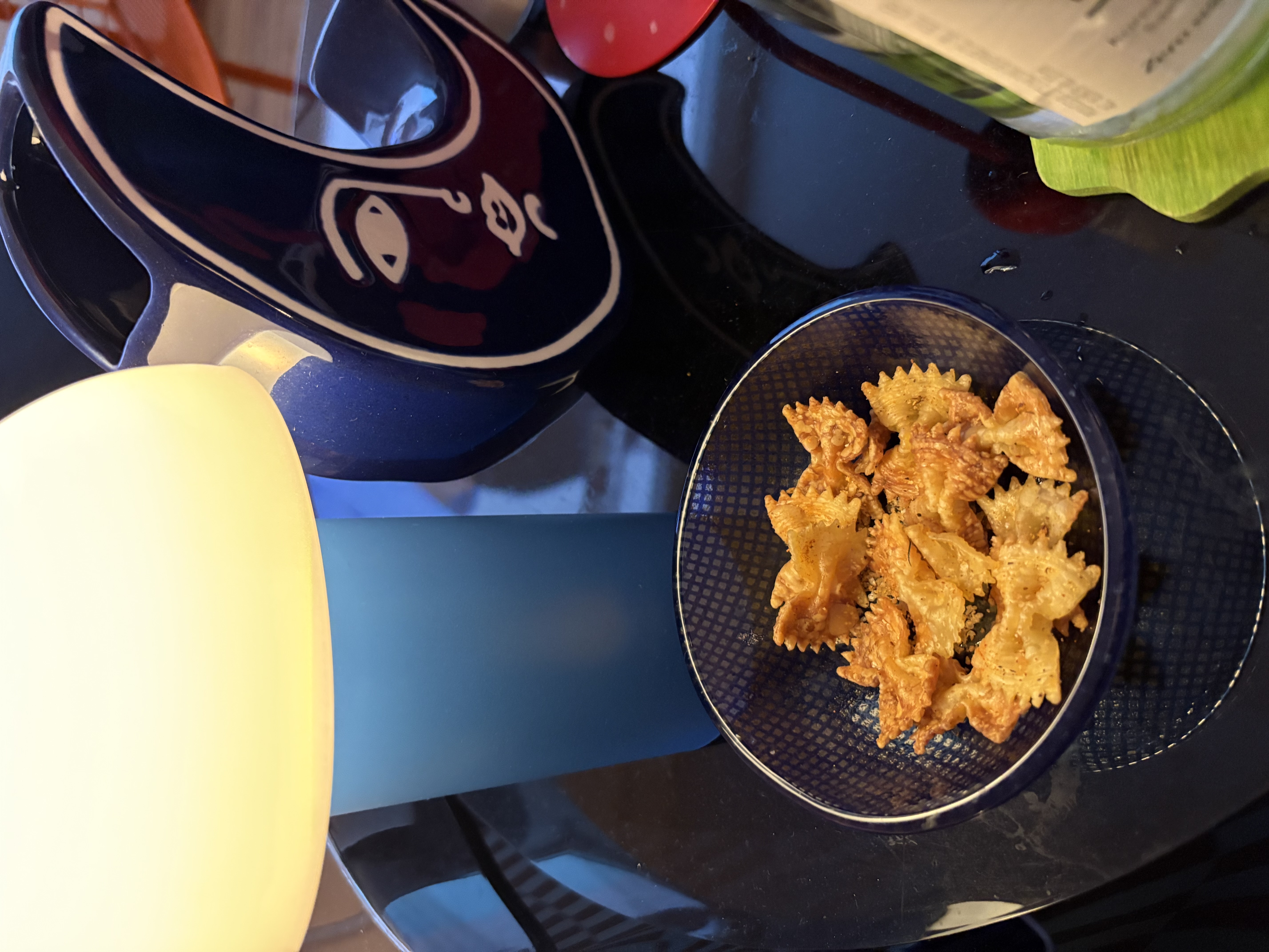 Colorful meals with fun kitchenware 🤭