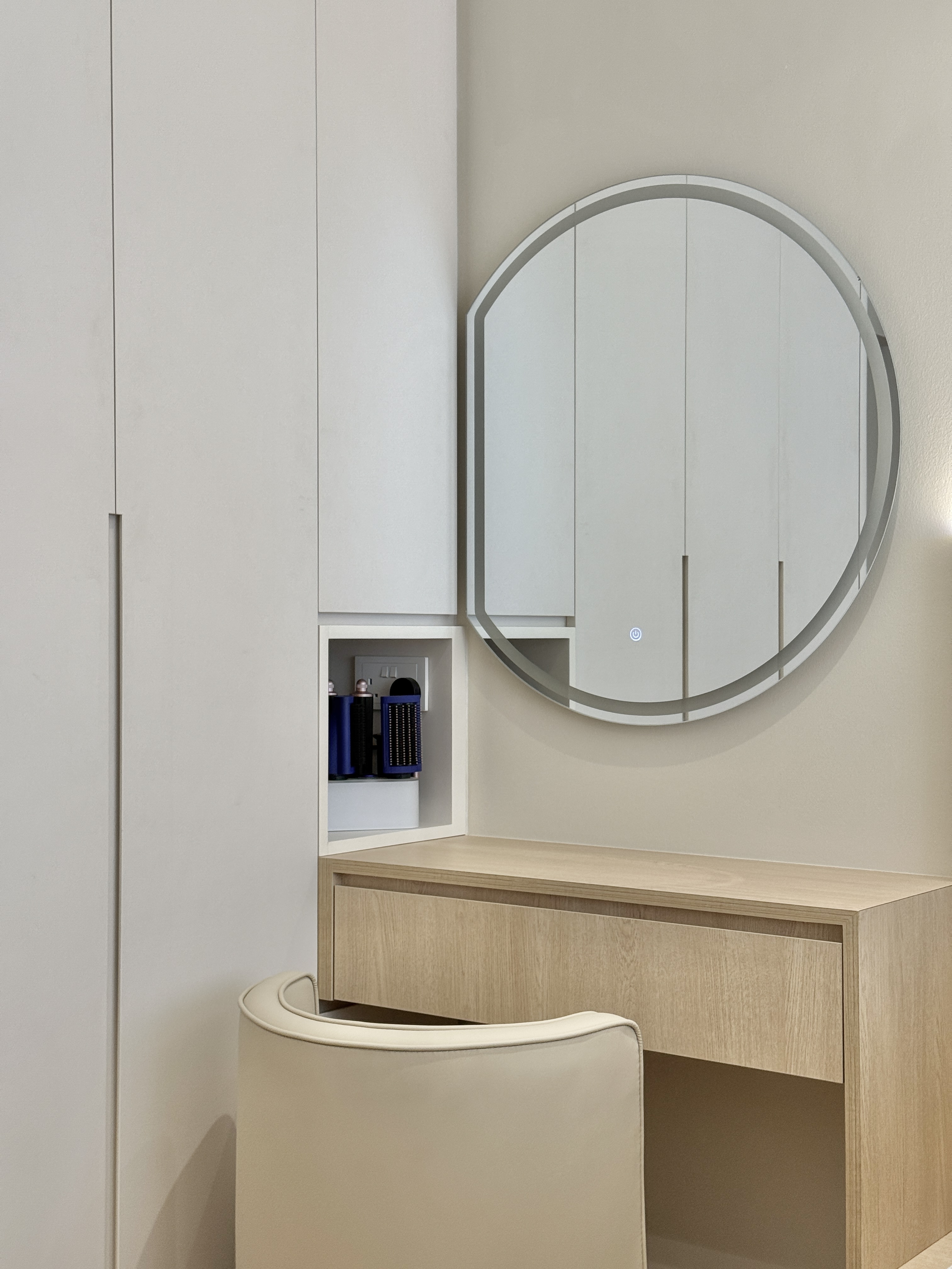 Our-Bedroom:-Maximizing-Space-with-Minimal-Hacking