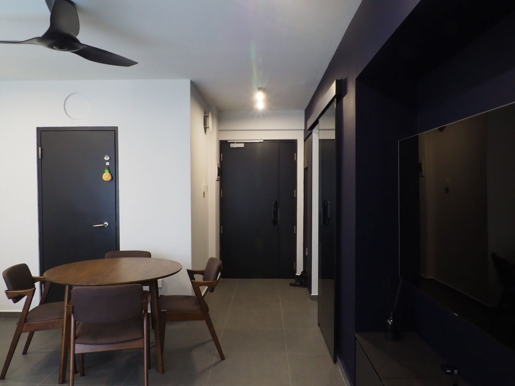 Designed for him: simplicity, comfort and space | 3-room $60k reno