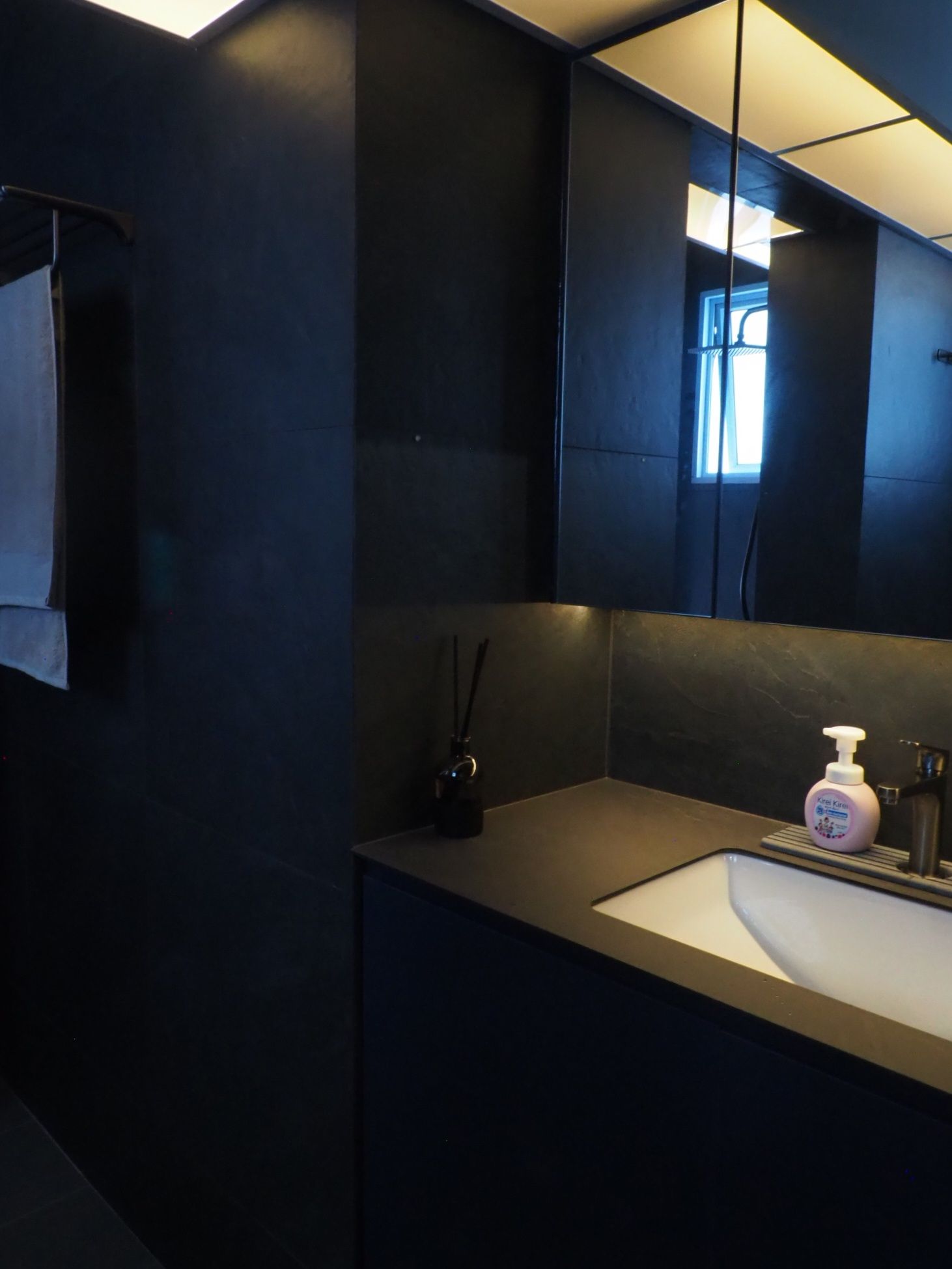 Designed for him: simplicity, comfort and space | 3-room $60k reno