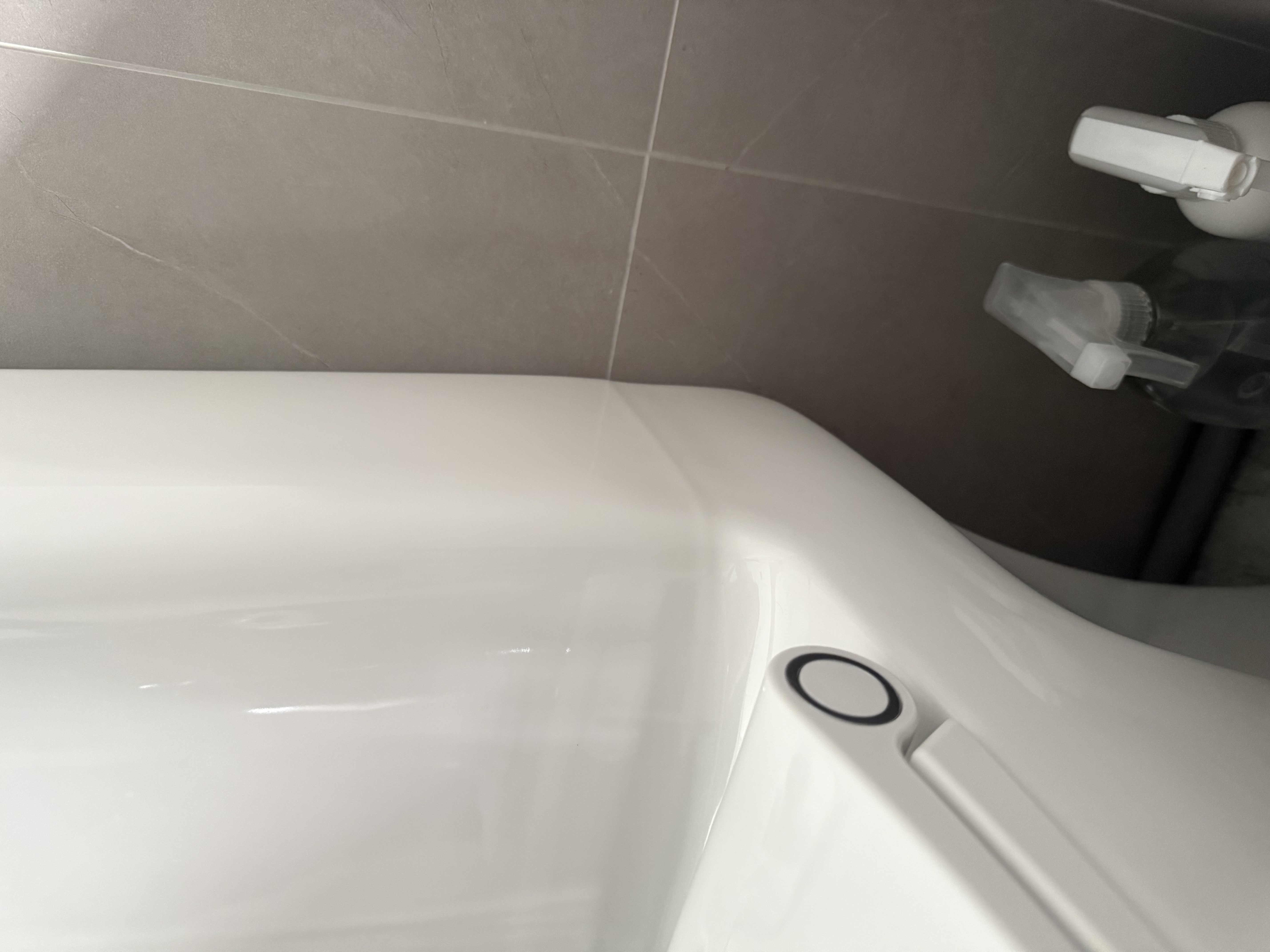 Let’s talk business — toilet bowl edition. 🚽