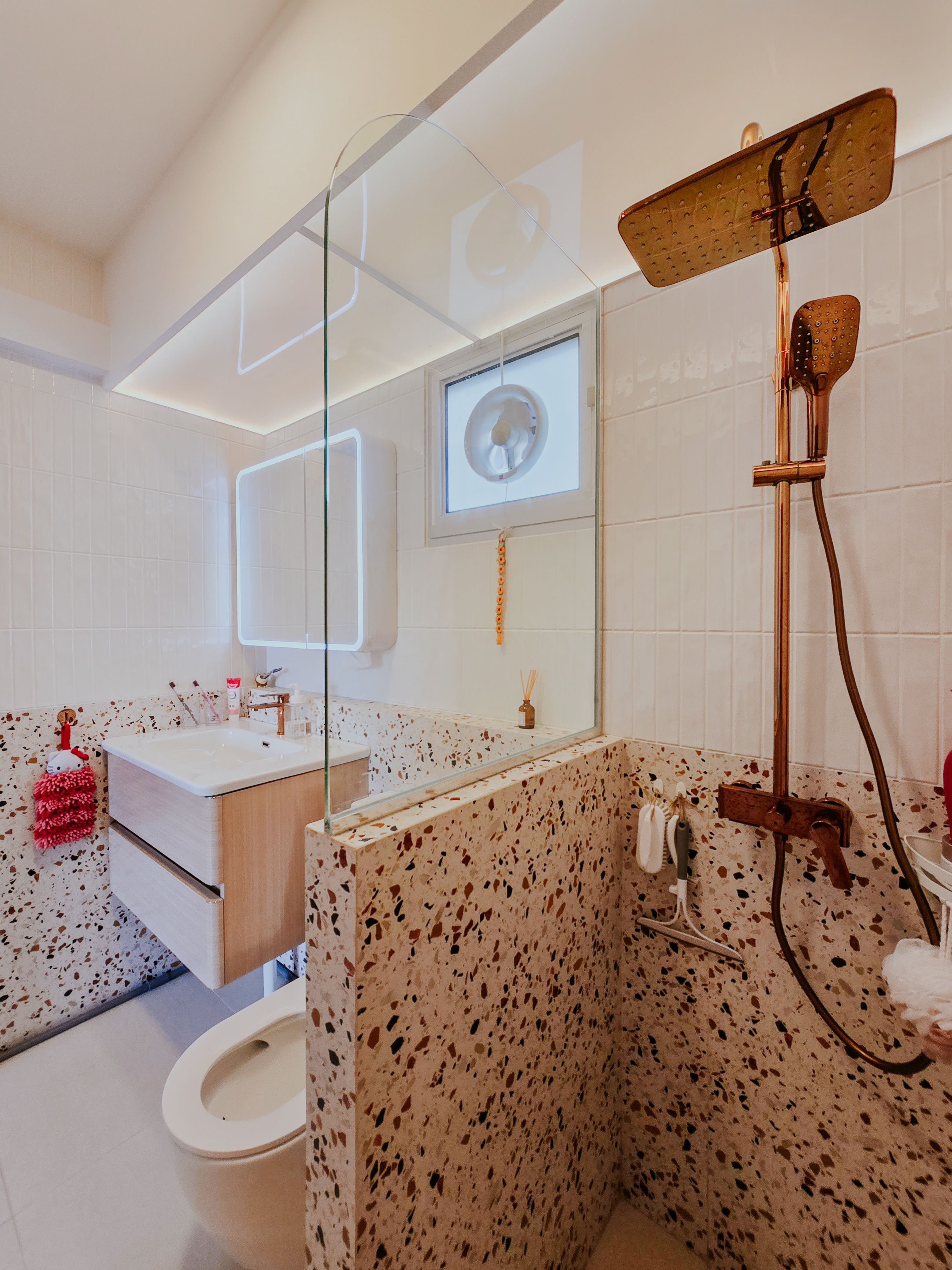 How to use bold tiles for a dopamine bathroom (ft rose gold fixtures)