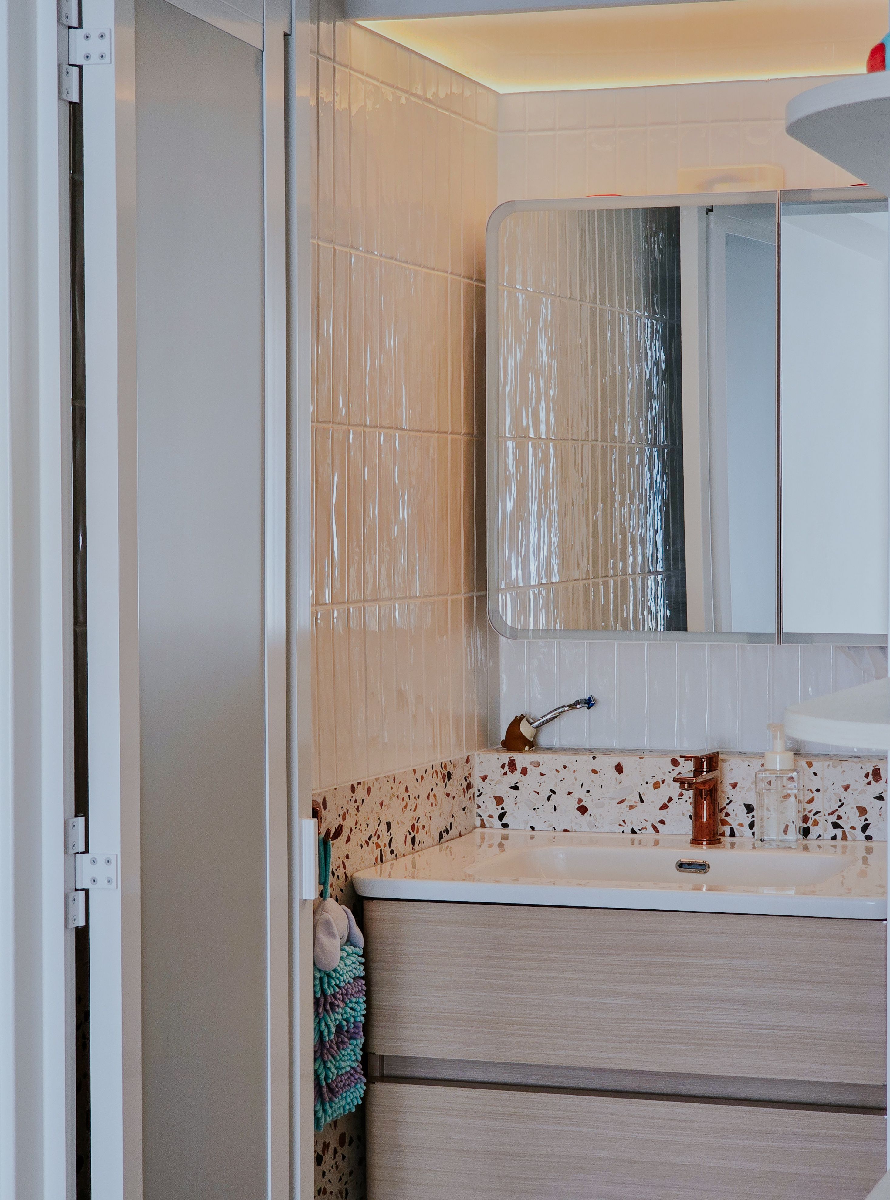 How to use bold tiles for a dopamine bathroom (ft rose gold fixtures)