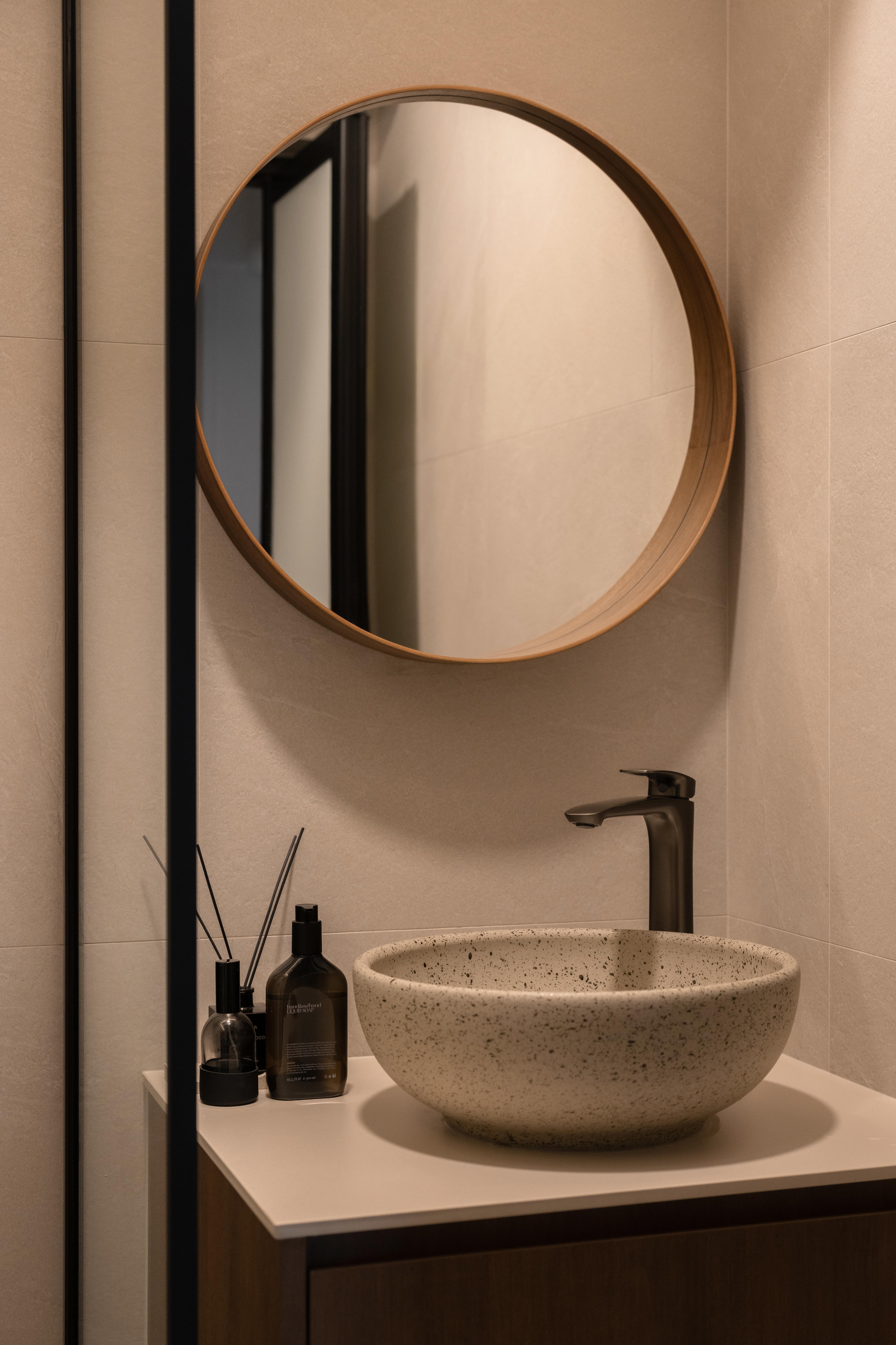 🛁 Bathroom: Sharing my Walnut Bathroom Finds!