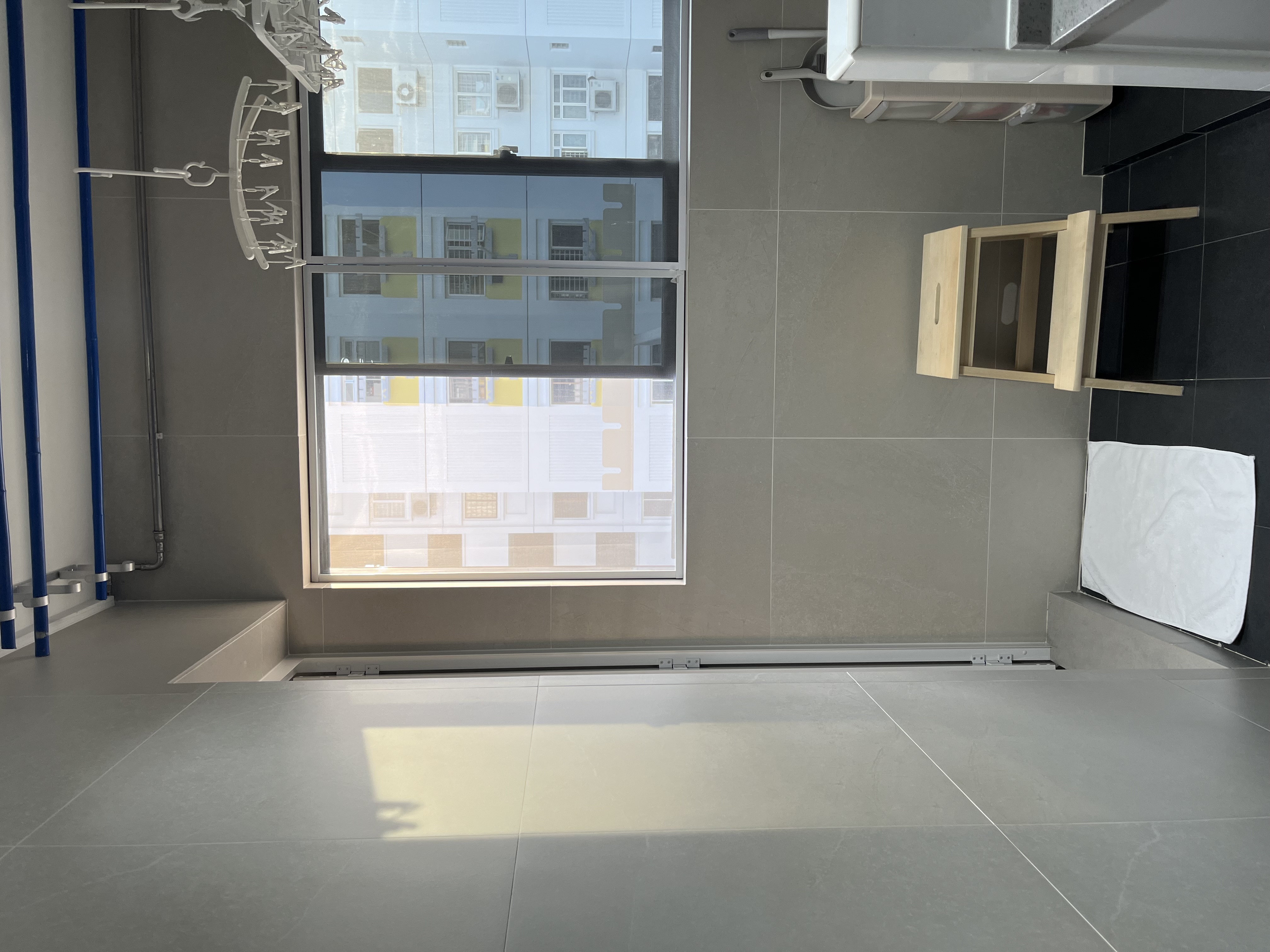 Small but functional: the barely there service yard that works