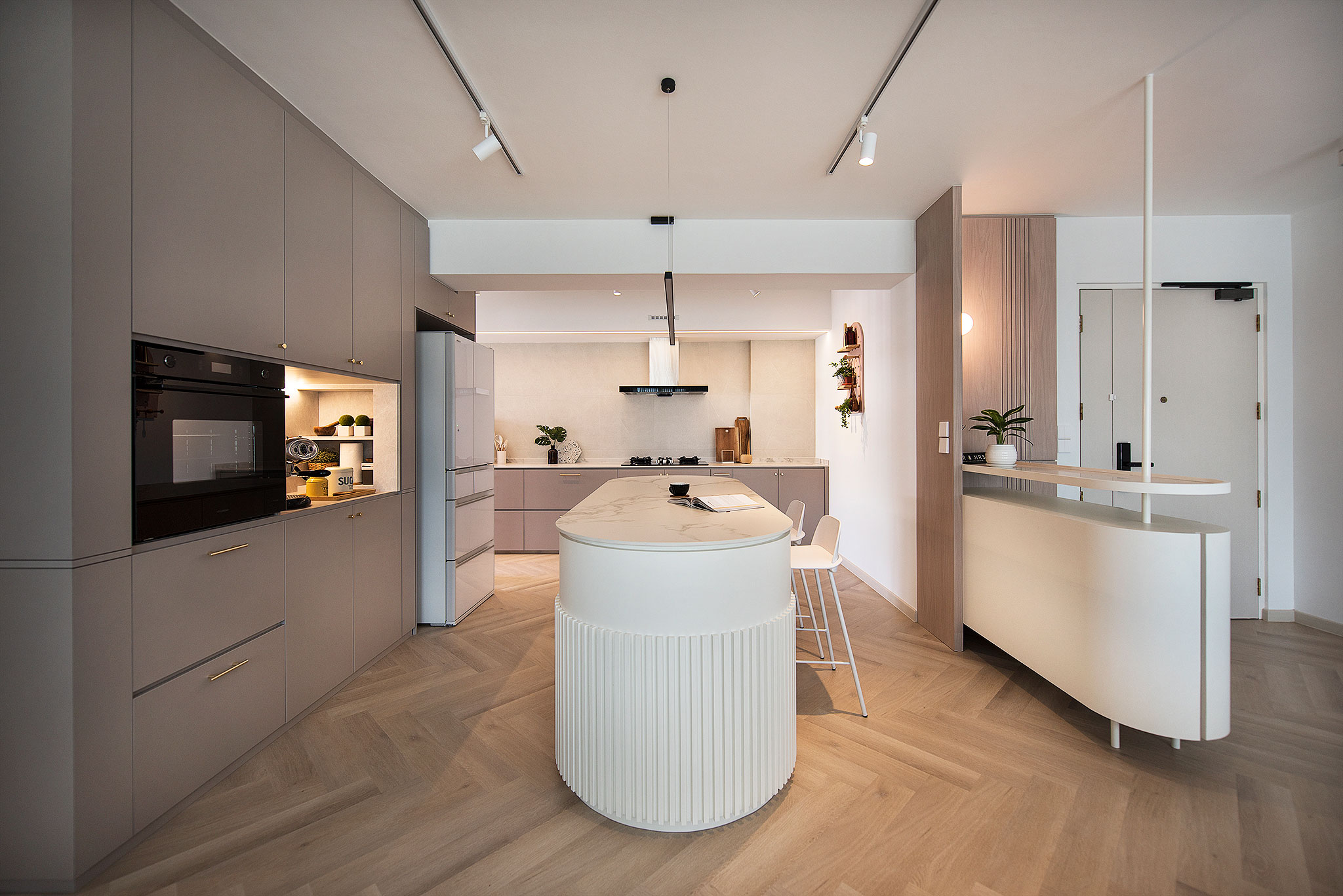 Keat Hong Mirage: The Motion Illusion