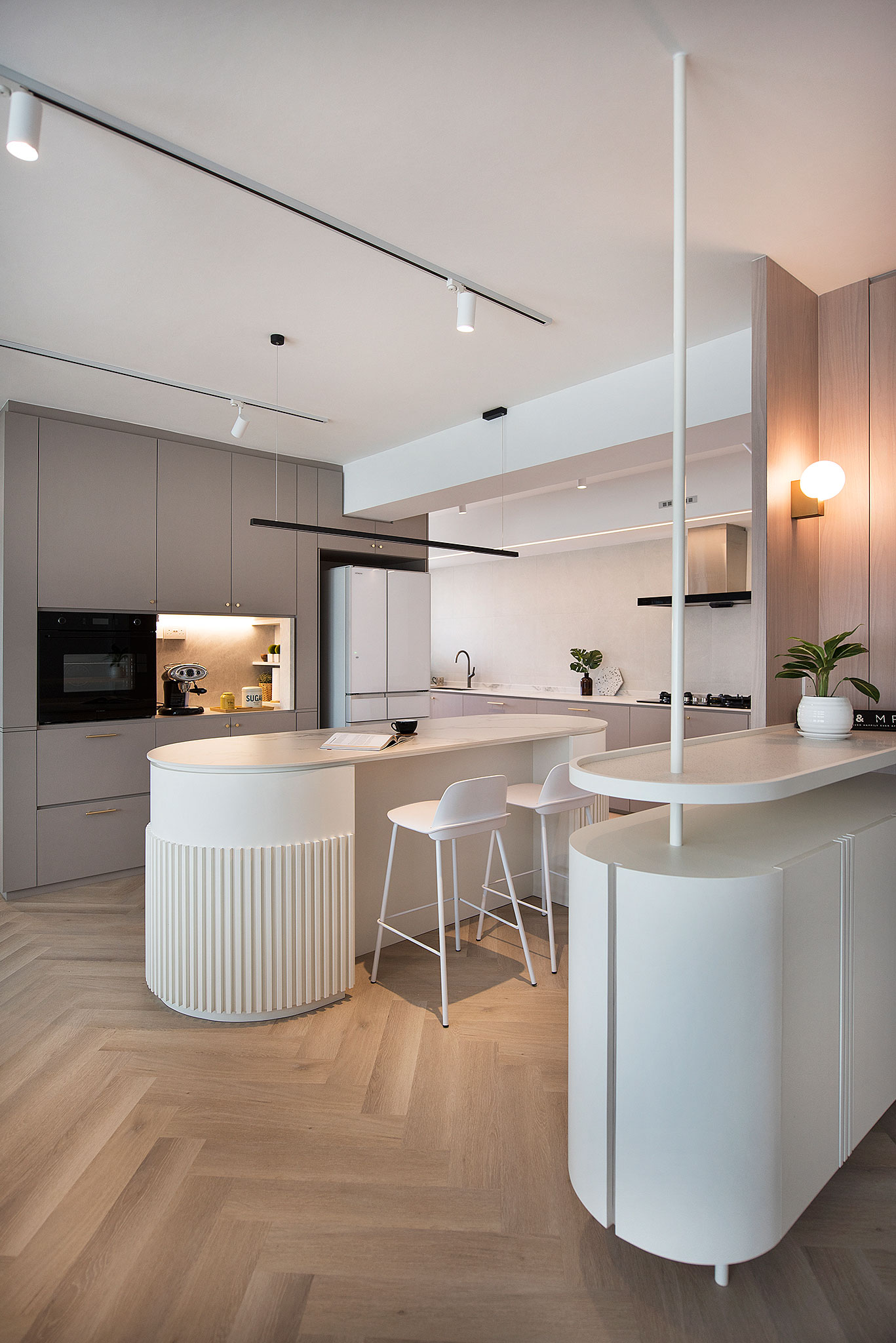 Keat Hong Mirage: The Motion Illusion