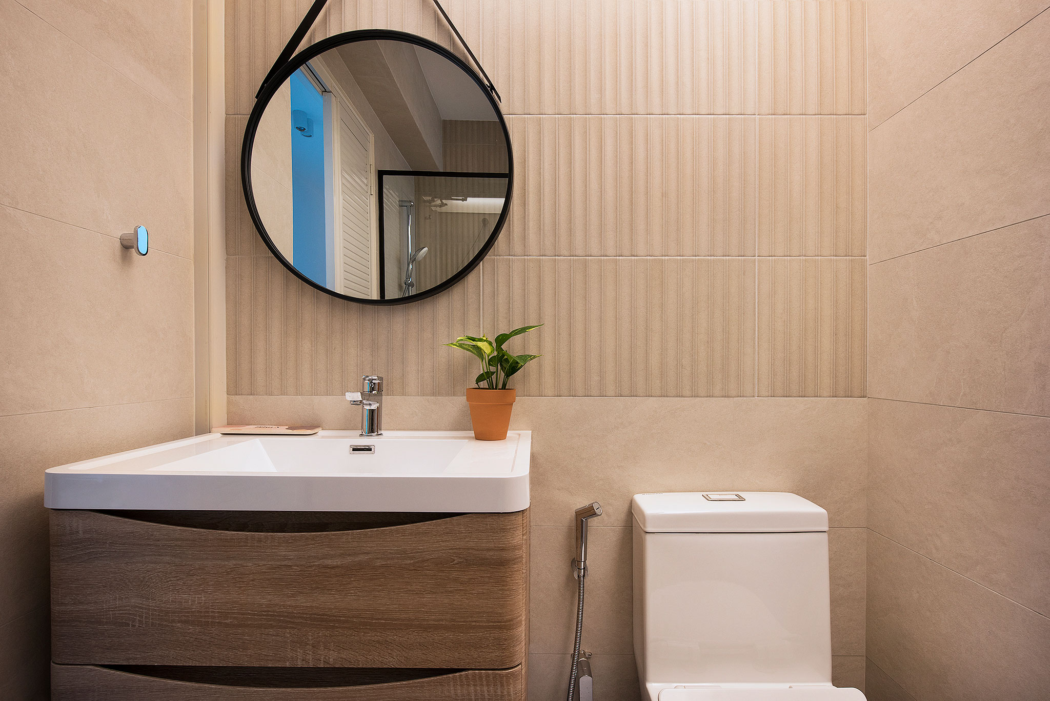 Keat Hong Mirage: The Motion Illusion