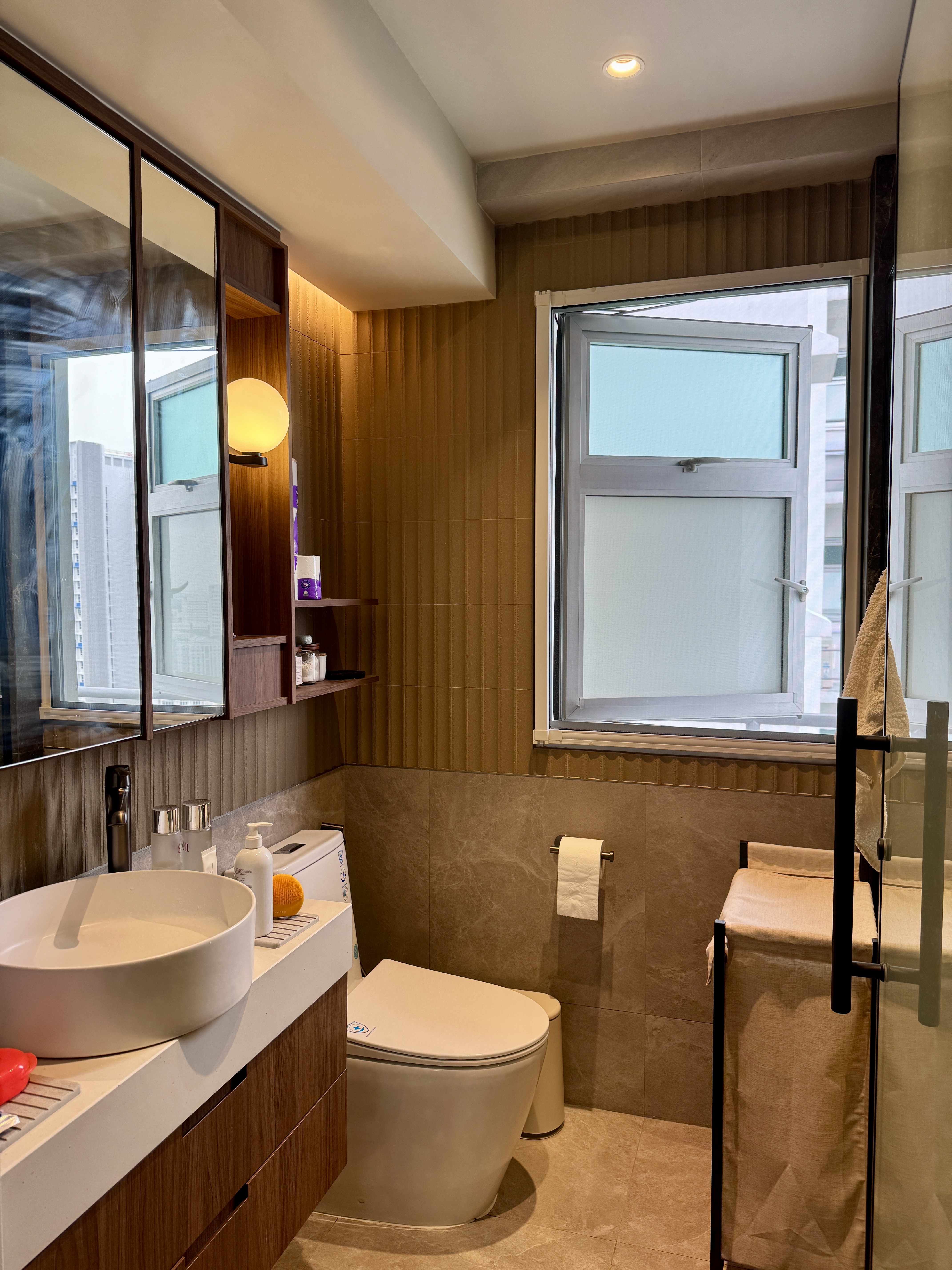 Textured-bathrooms-made-for-relaxing-private-time-🤫💩