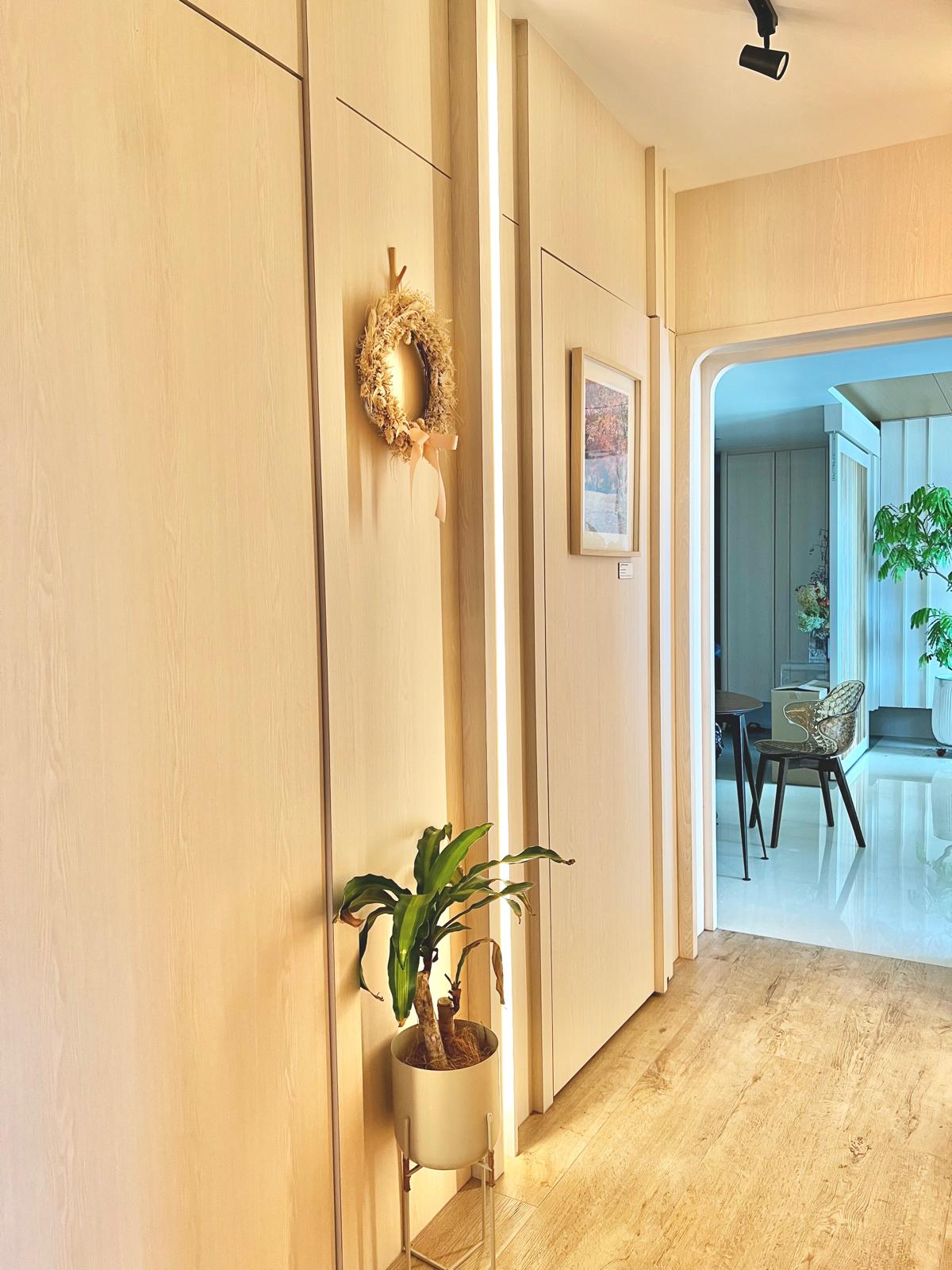 The Know-How Behind Turning a Simple Corridor into a Mini Home Gallery