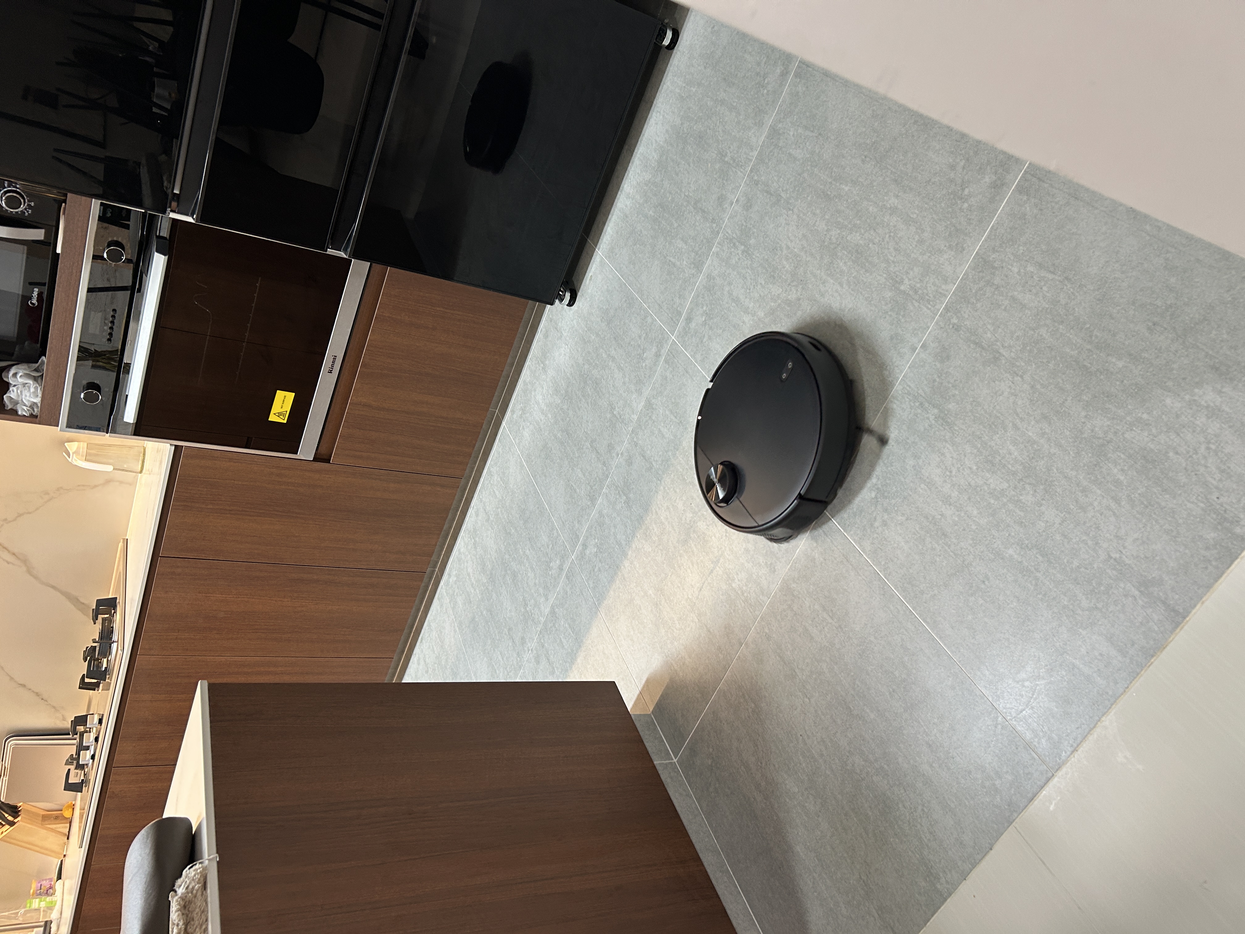 Good ventilation, mesh, deco and random buys that complete our home!