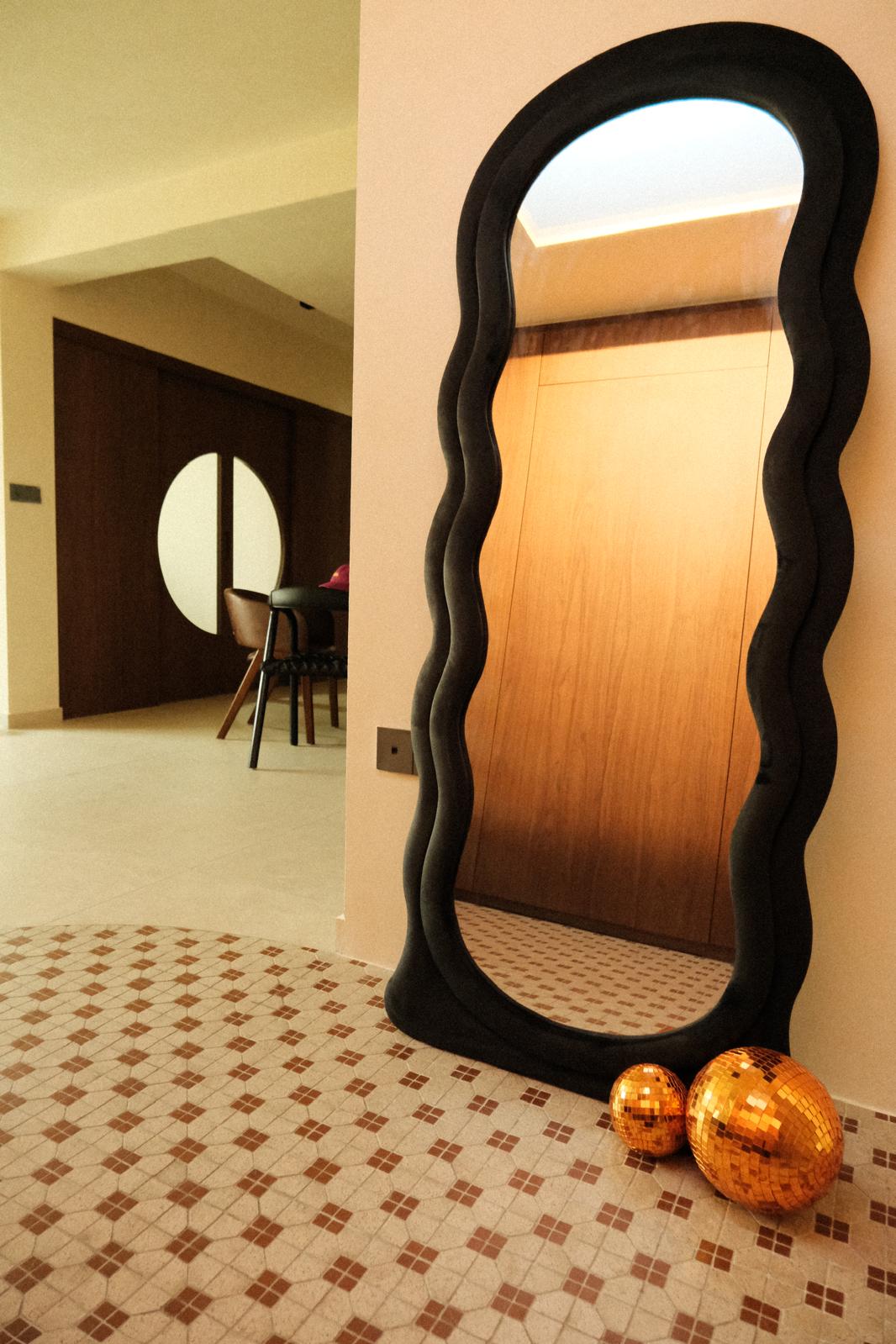 Mirror-Mirror-On-the-Wall:-Who's-the-Bestest-Mirror-of-them-all?