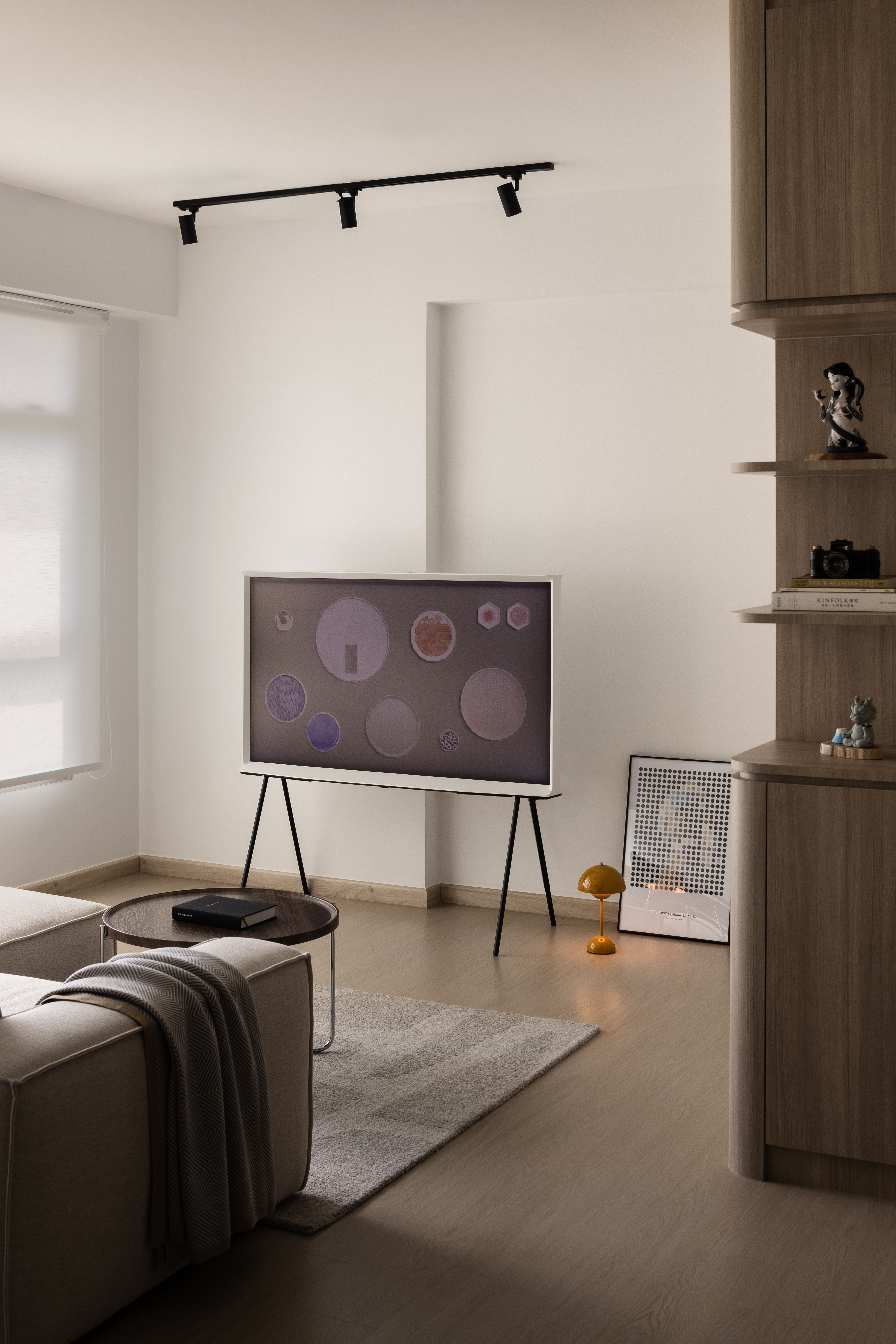 Minimalist-design-for-a-bachelor-pad.