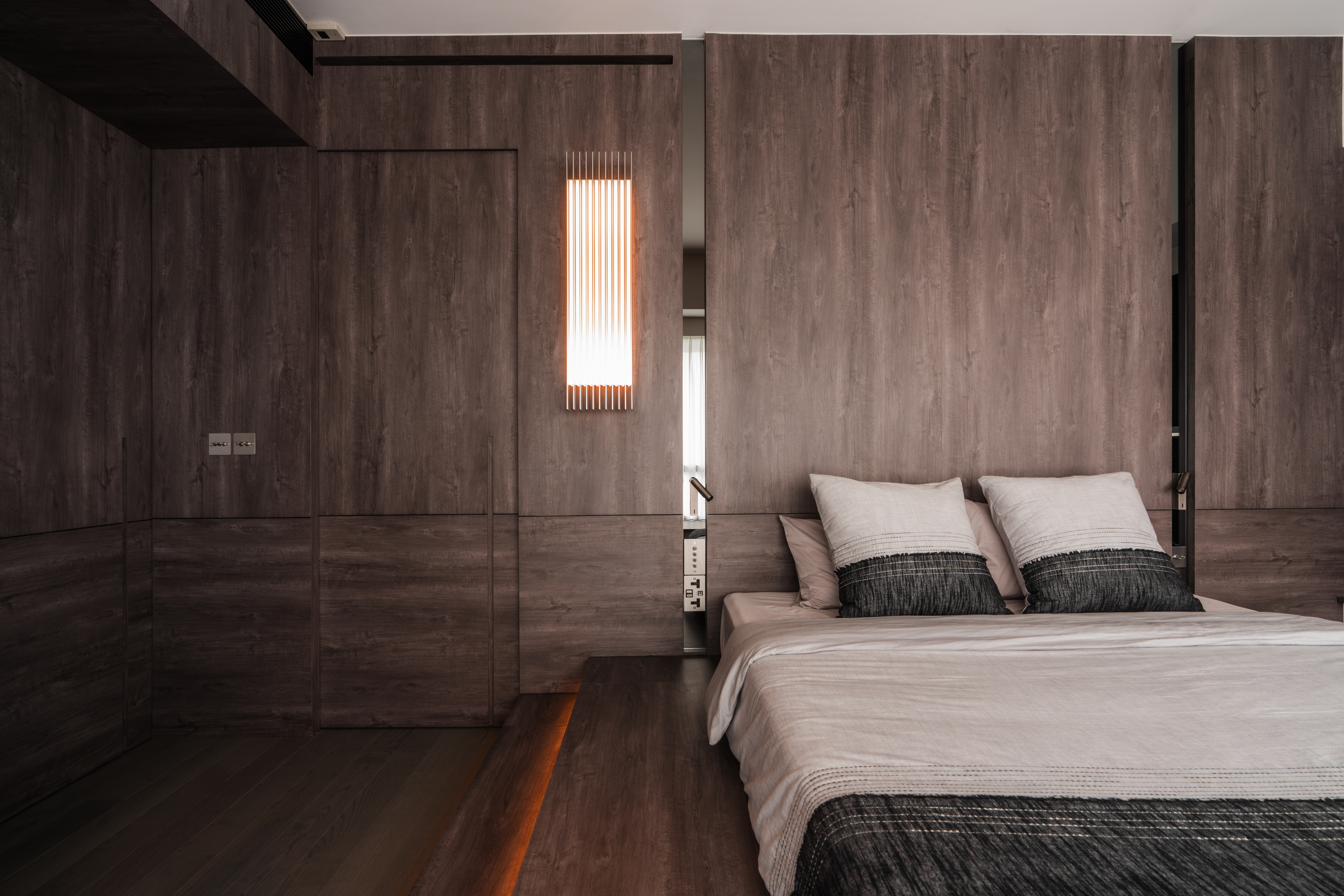 Mood lighting? Nope. It’s mood lifestyle~