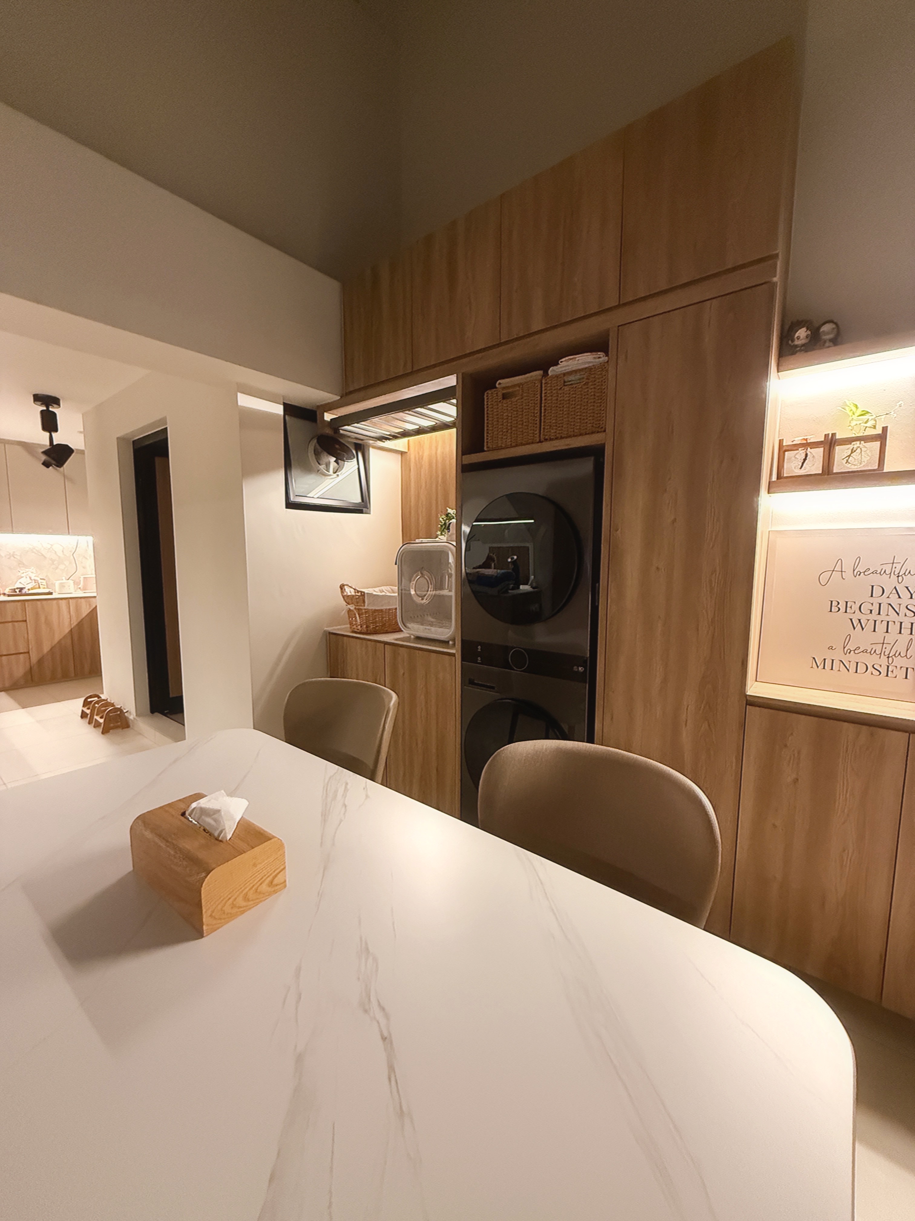 A Cozy Corner That Just Works (and Looks Good!)