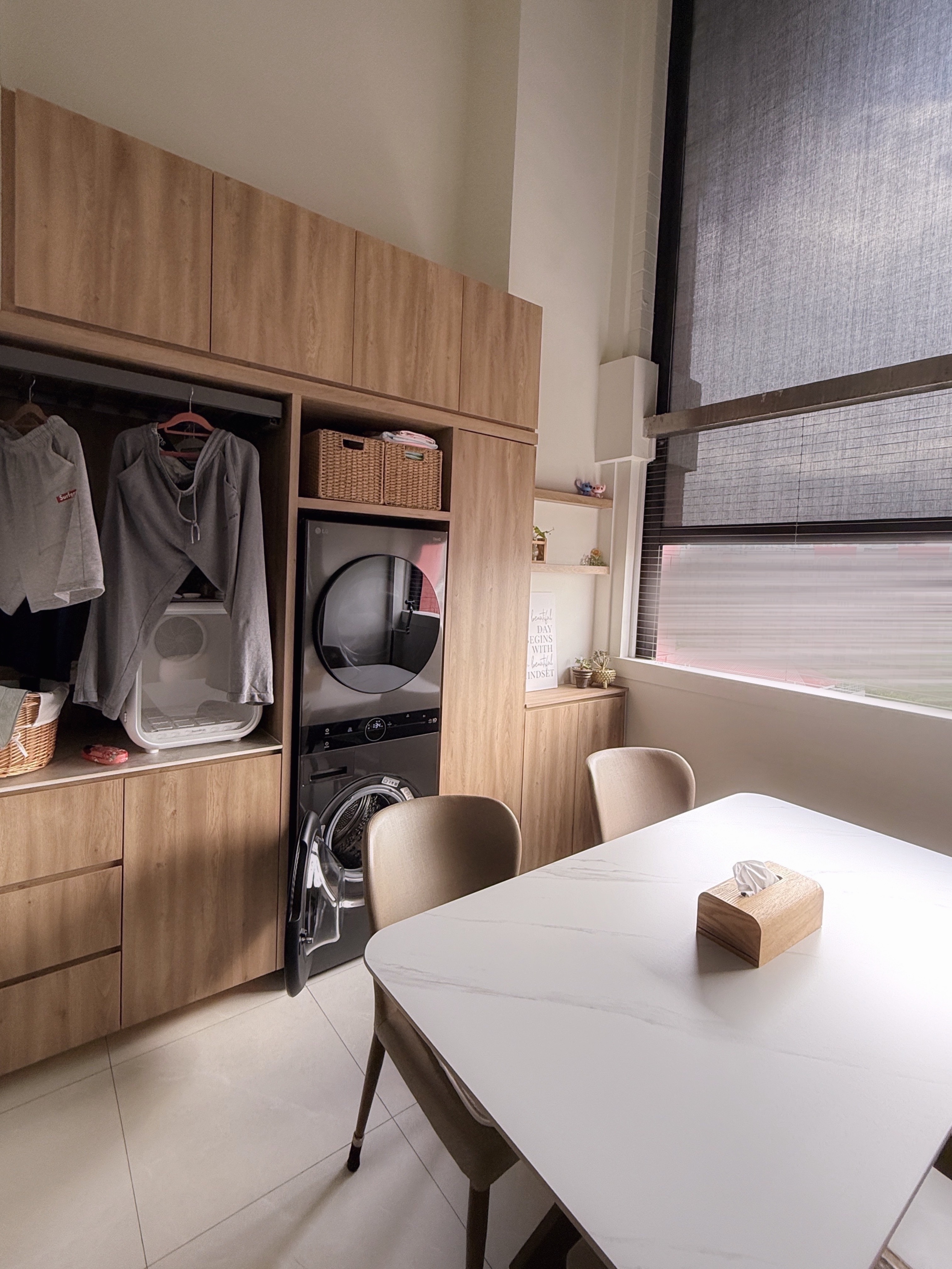 A Cozy Corner That Just Works (and Looks Good!)