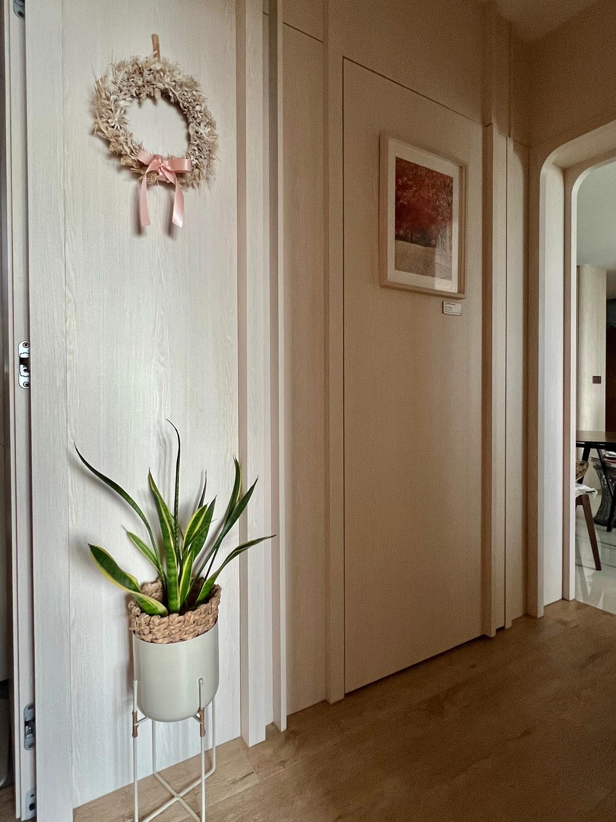 🌿Plants Around Our House That Actually Survived 😅