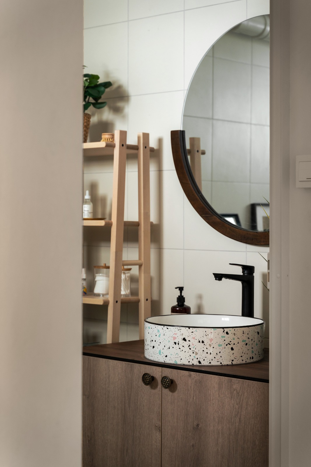 A peek inside a cozy, stylish home 👀🛋️