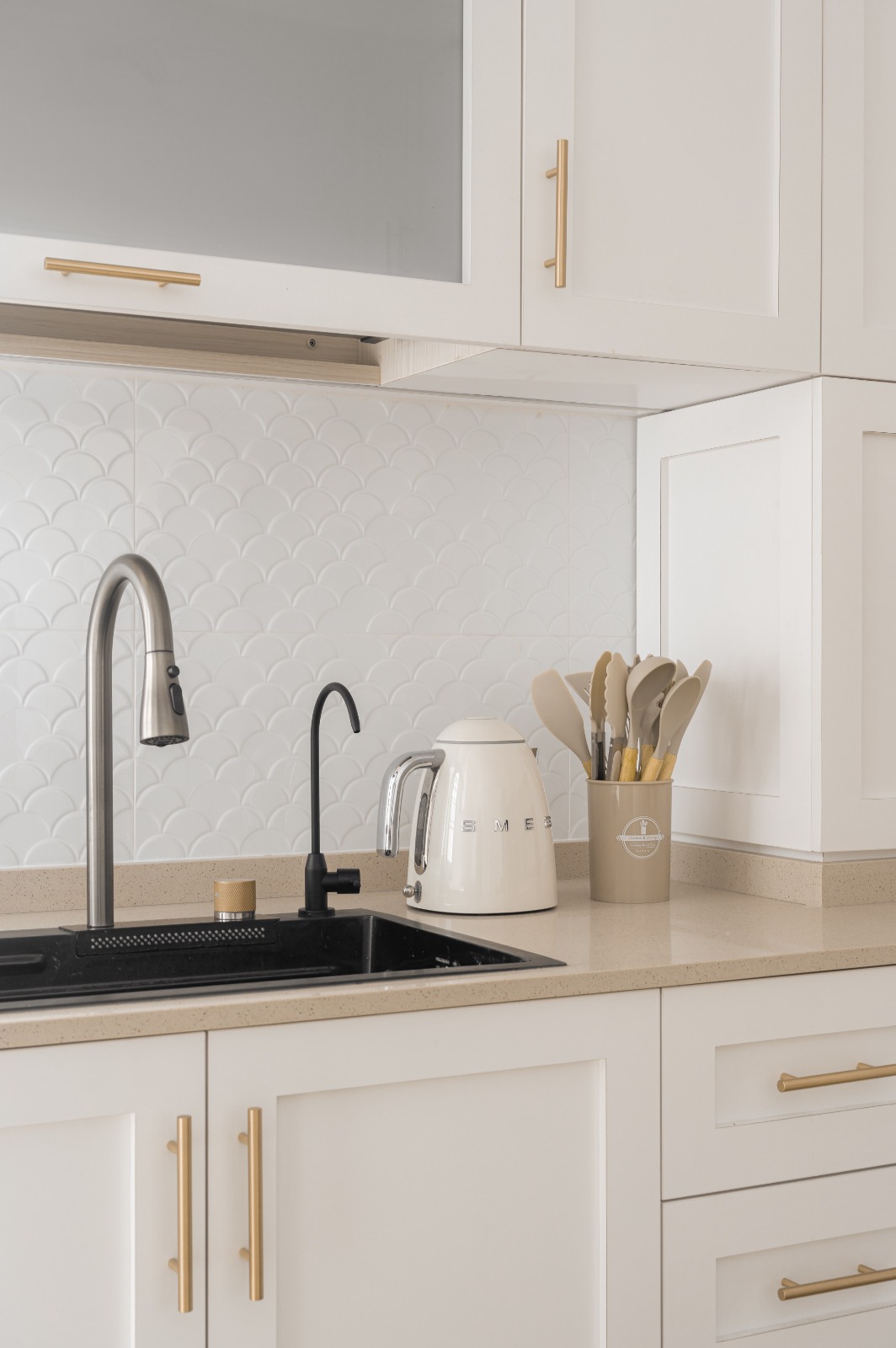 Allure of a Modern Victorian home 🕊️