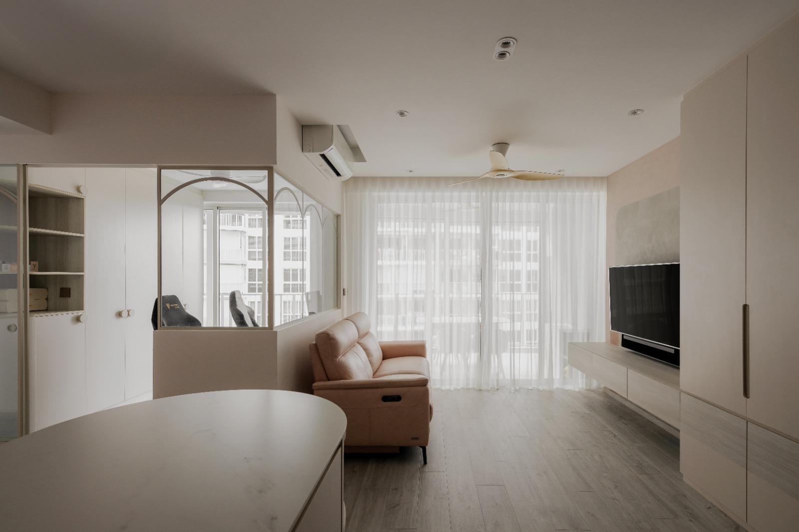 A serene sophistication | 3 bedder resale condo