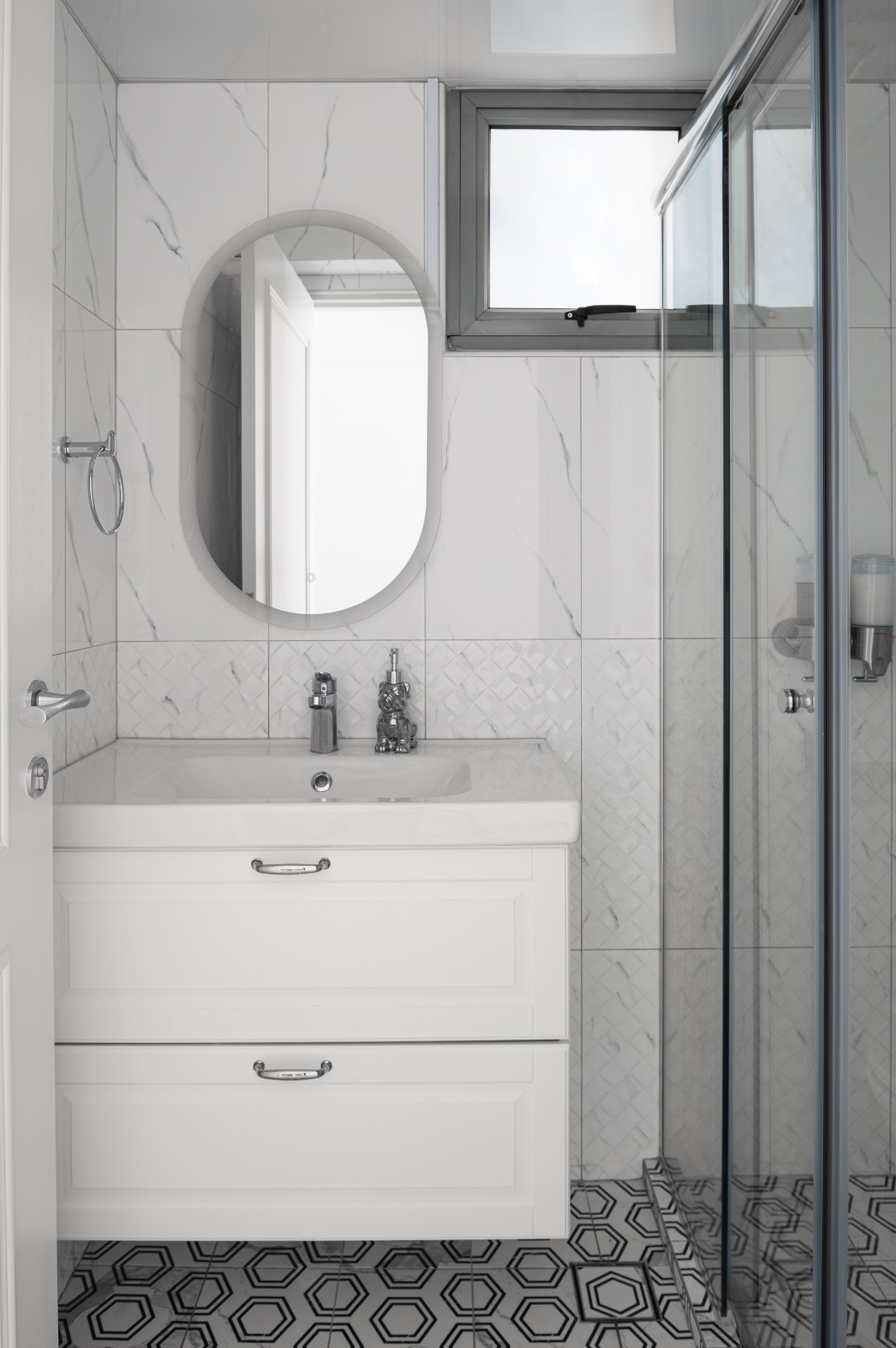 Modern Victorian | Elegance & Sophistication 🤍