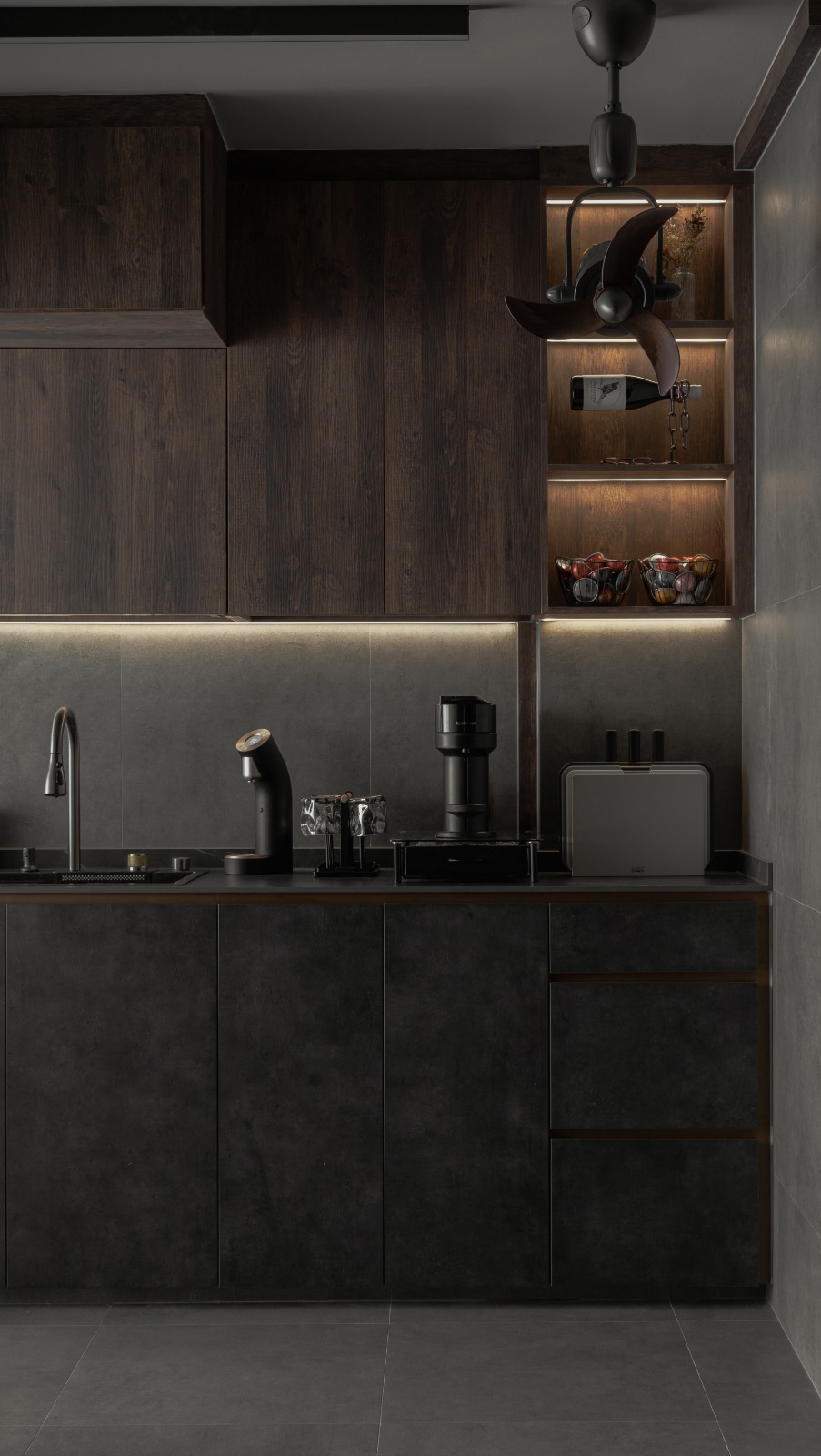 Bold,-understated-Modern-Industrial-home-🖤