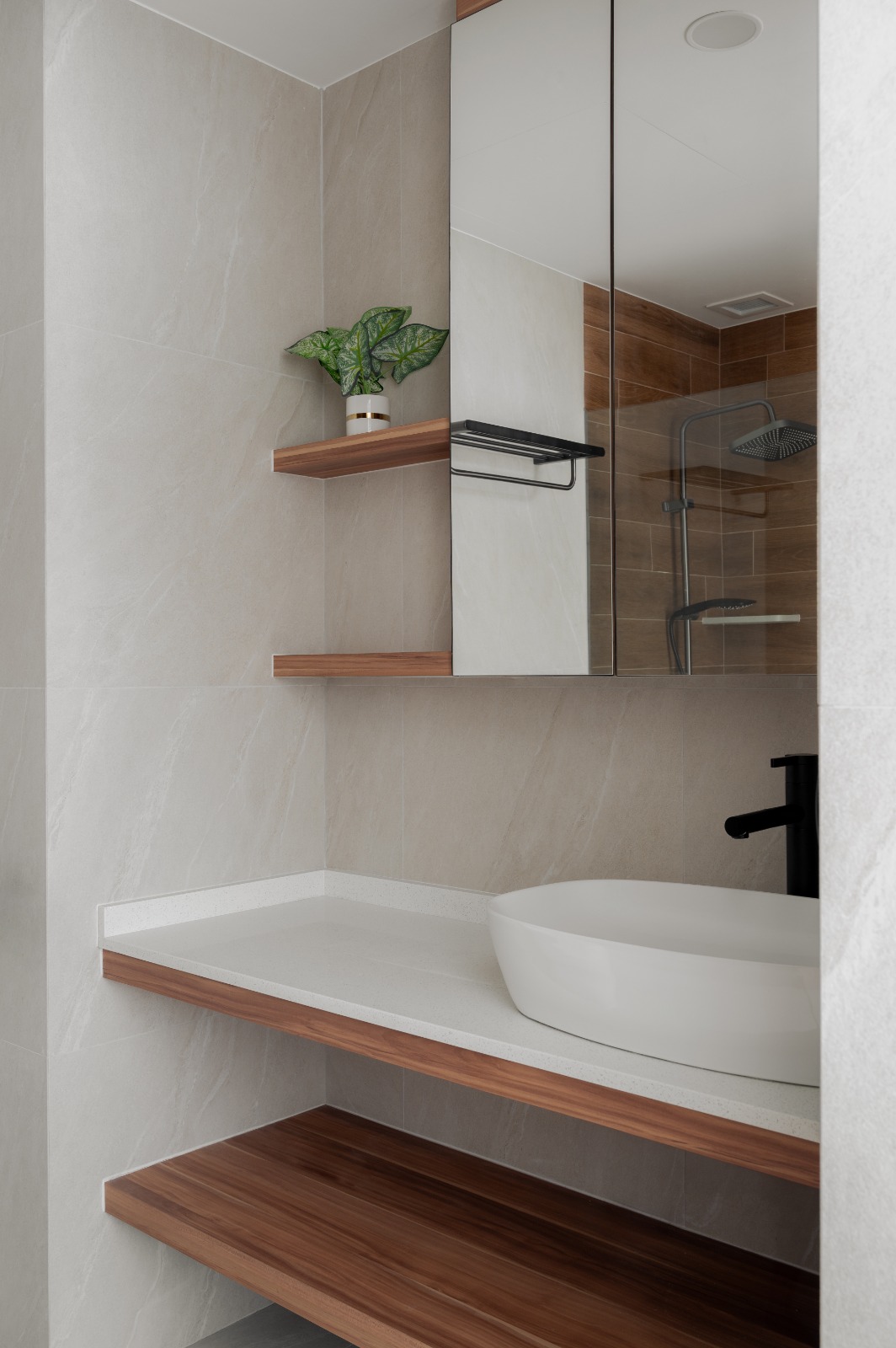 Step inside a nature-inspired home 🌱