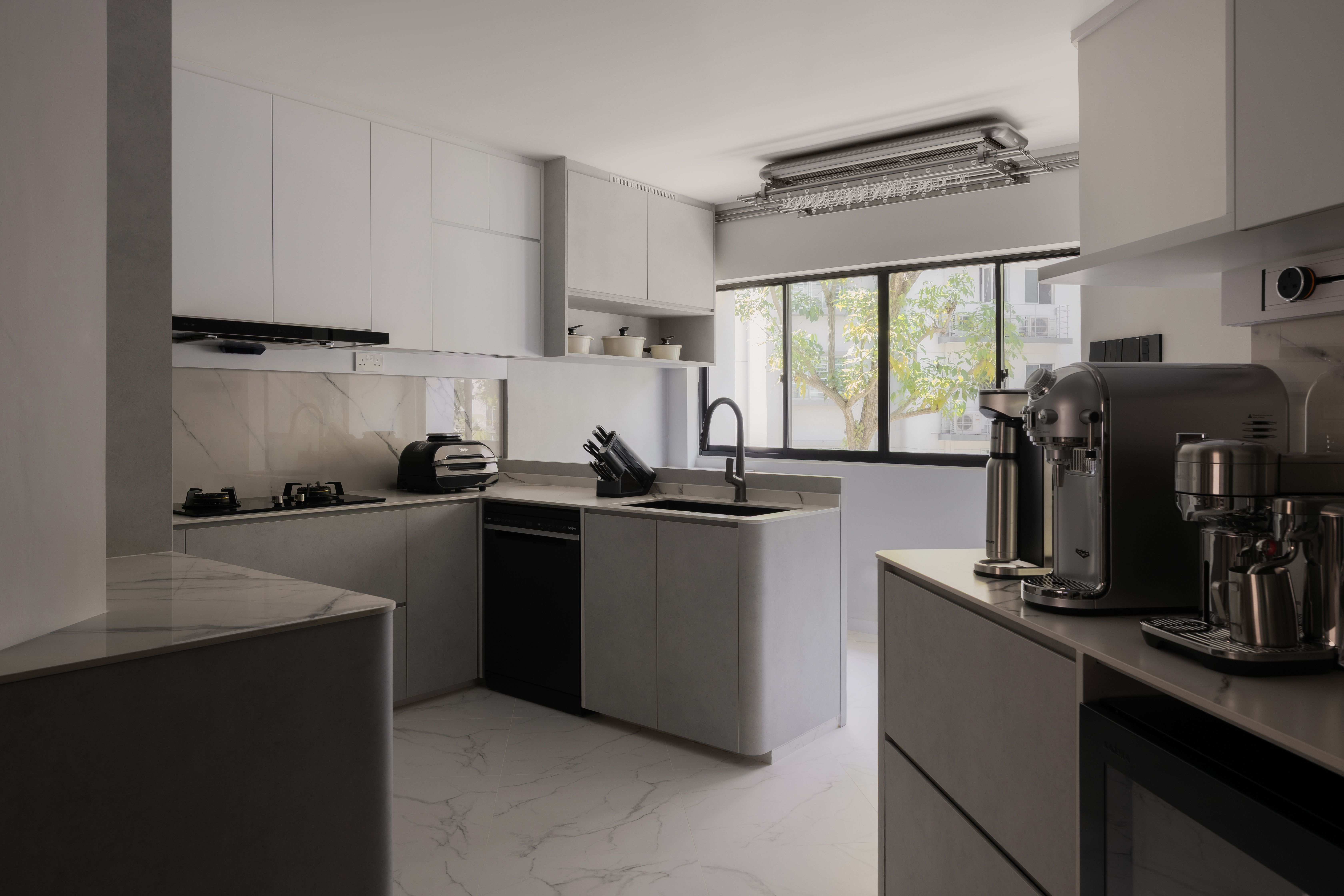 Home Tour: Modern Luxury Makeover of our 1990s Flat