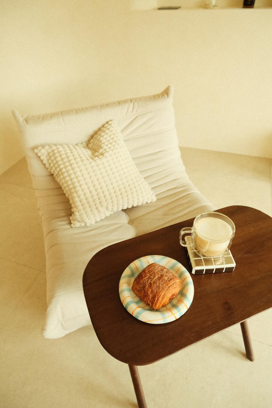 Current Obsessions: Greenery, Decor & Cozy Corners