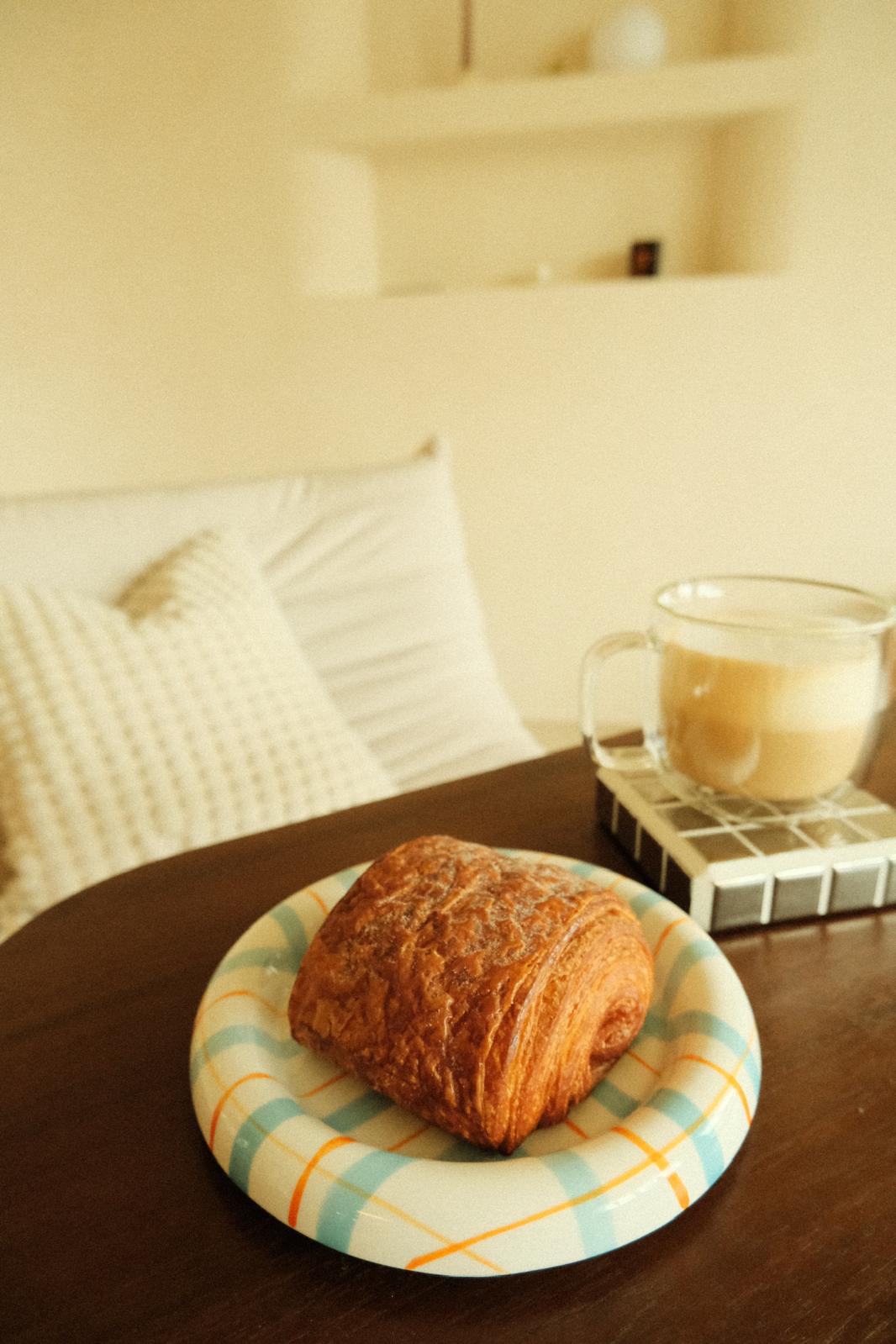 Current Obsessions: Greenery, Decor & Cozy Corners